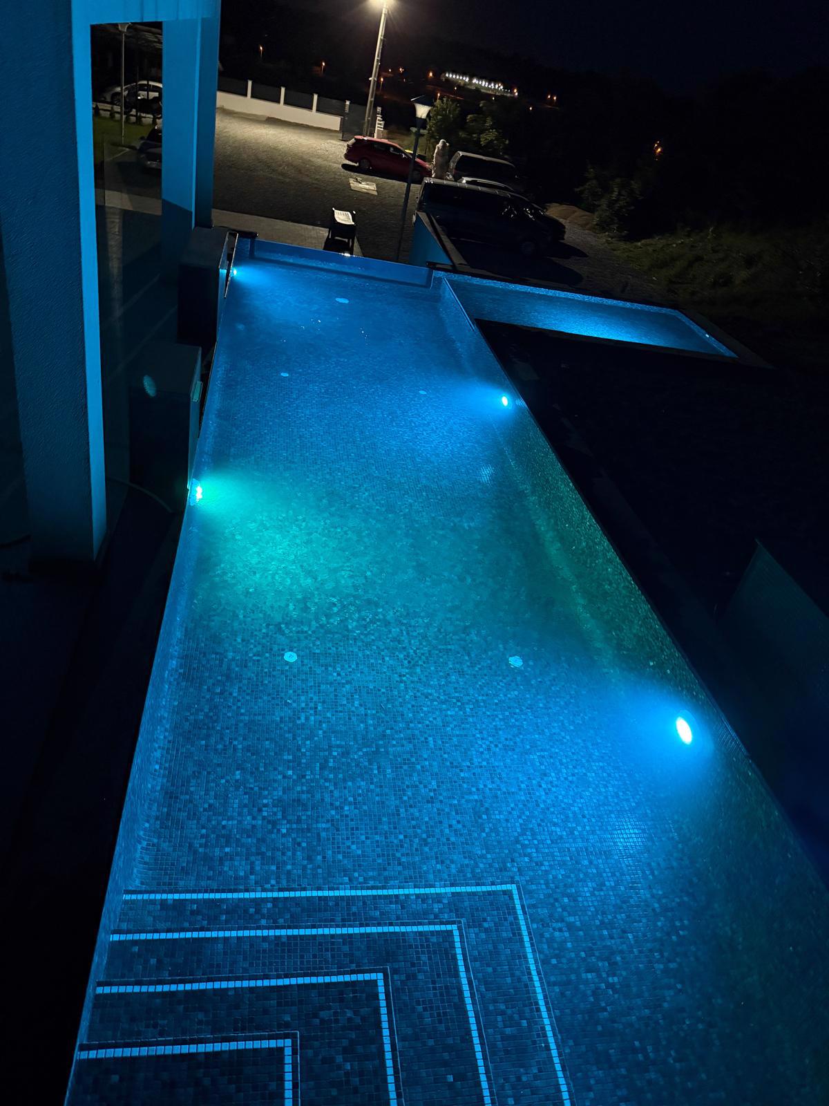 System.Collections.Generic.List`1[BluePillow.Application.SearchEngine.Dto.PhotoDto]?.ElementAt(2)?.Caption