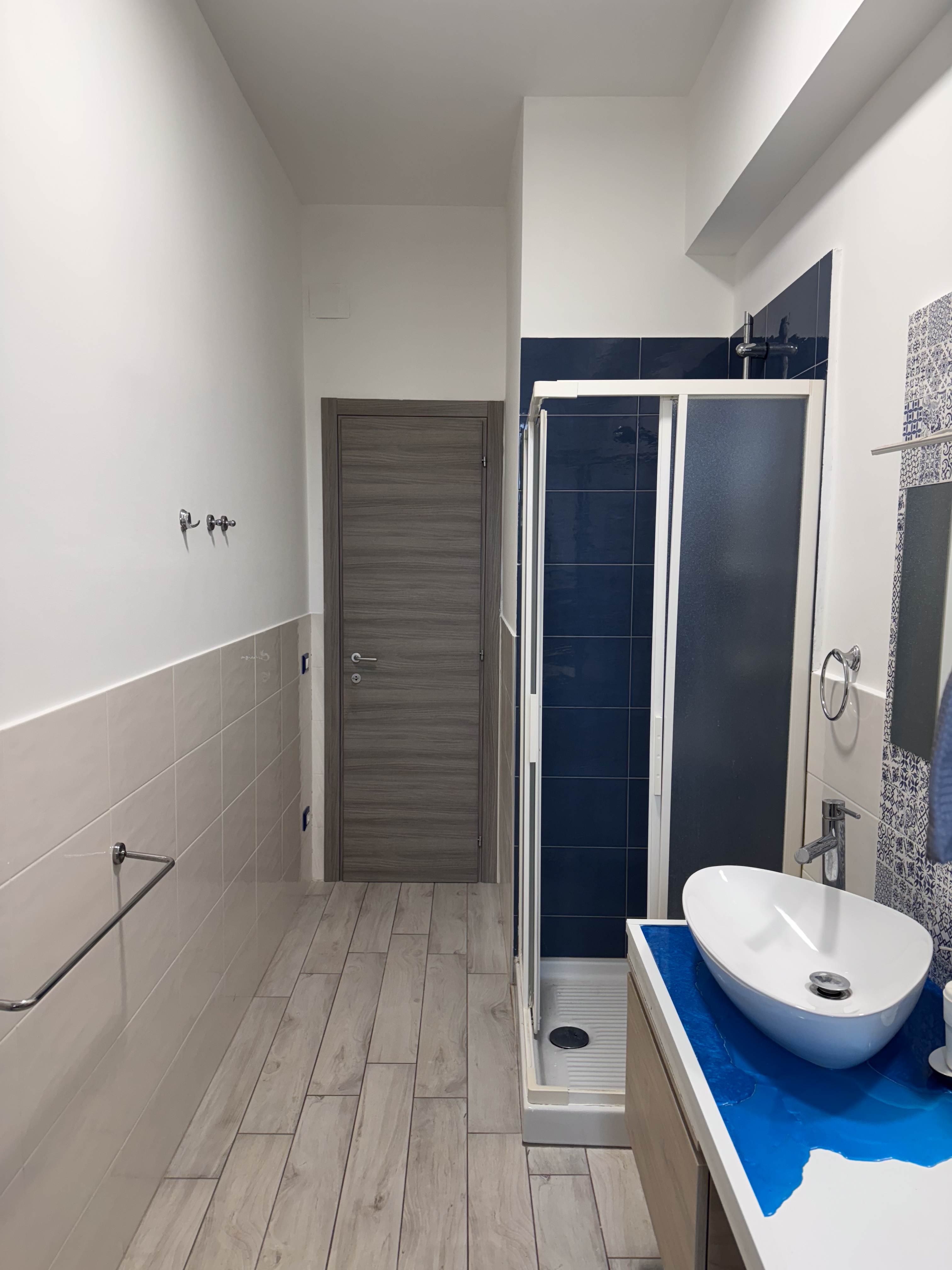 System.Collections.Generic.List`1[BluePillow.Application.SearchEngine.Dto.PhotoDto]?.ElementAt(1)?.Caption