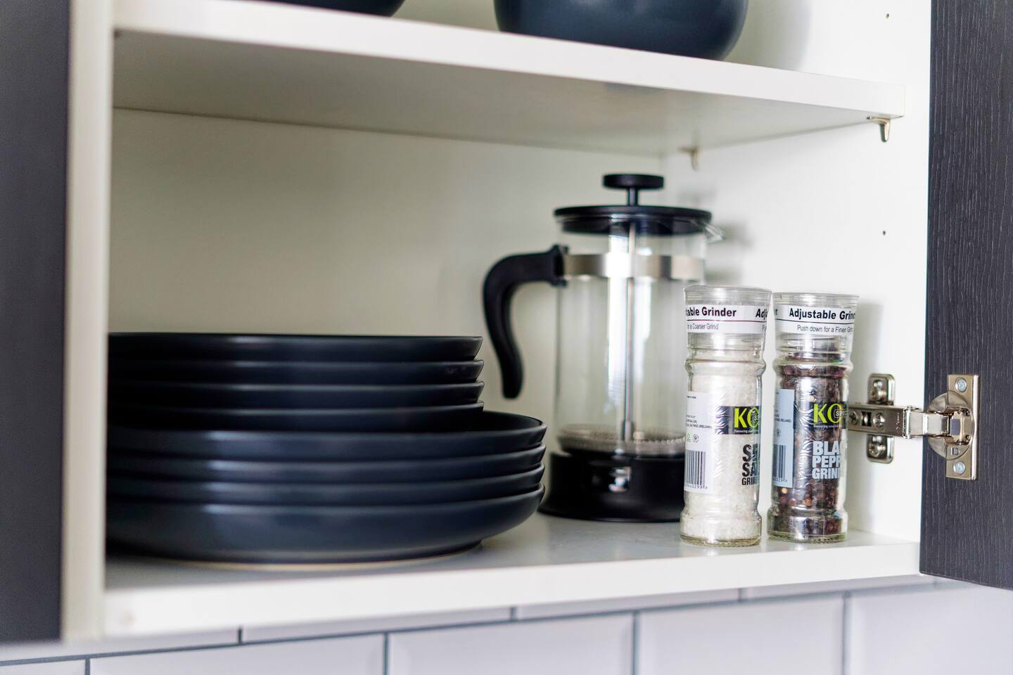 System.Collections.Generic.List`1[BluePillow.Application.SearchEngine.Dto.PhotoDto]?.ElementAt(0)?.Caption