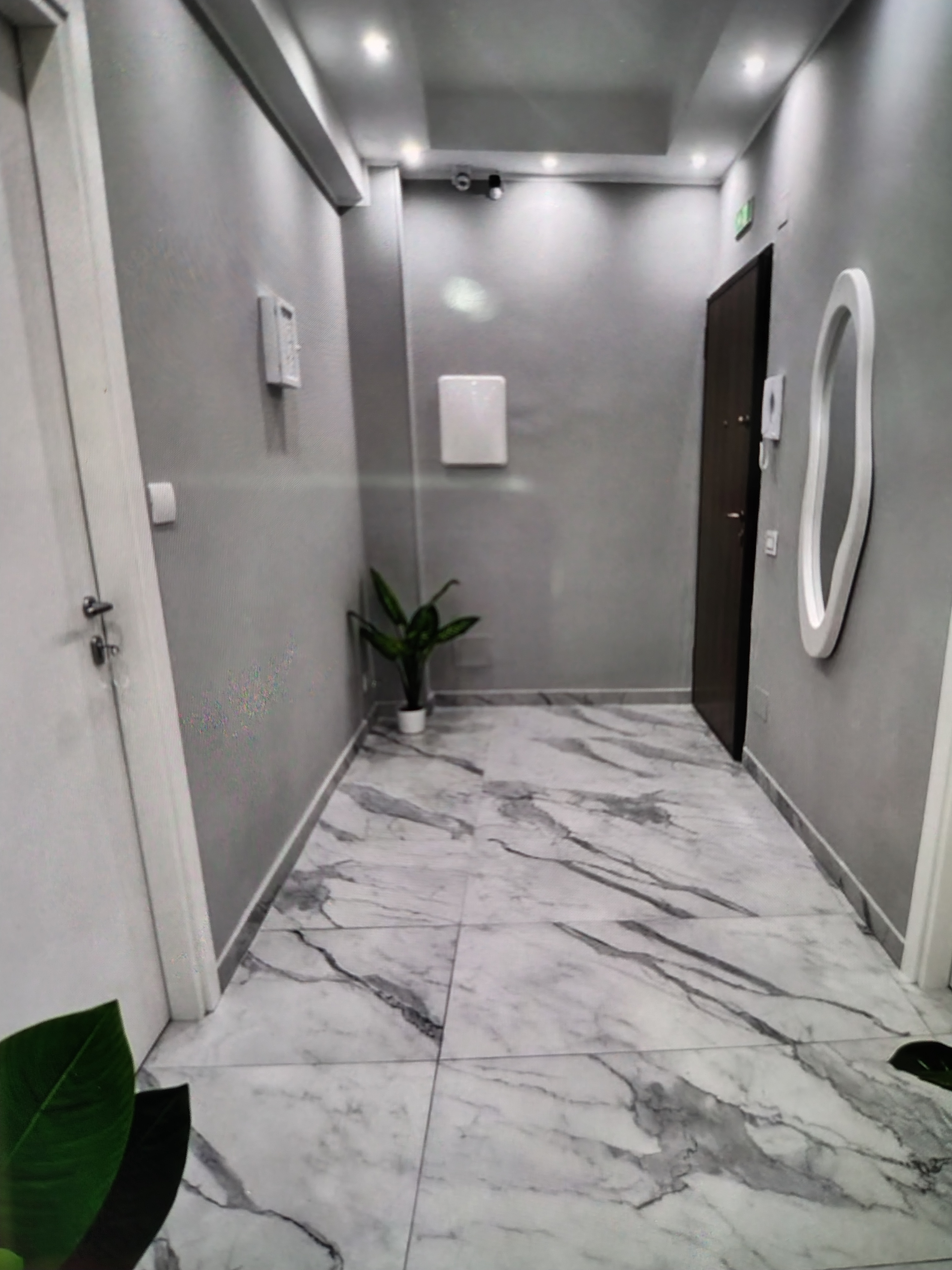 System.Collections.Generic.List`1[BluePillow.Application.SearchEngine.Dto.PhotoDto]?.ElementAt(1)?.Caption