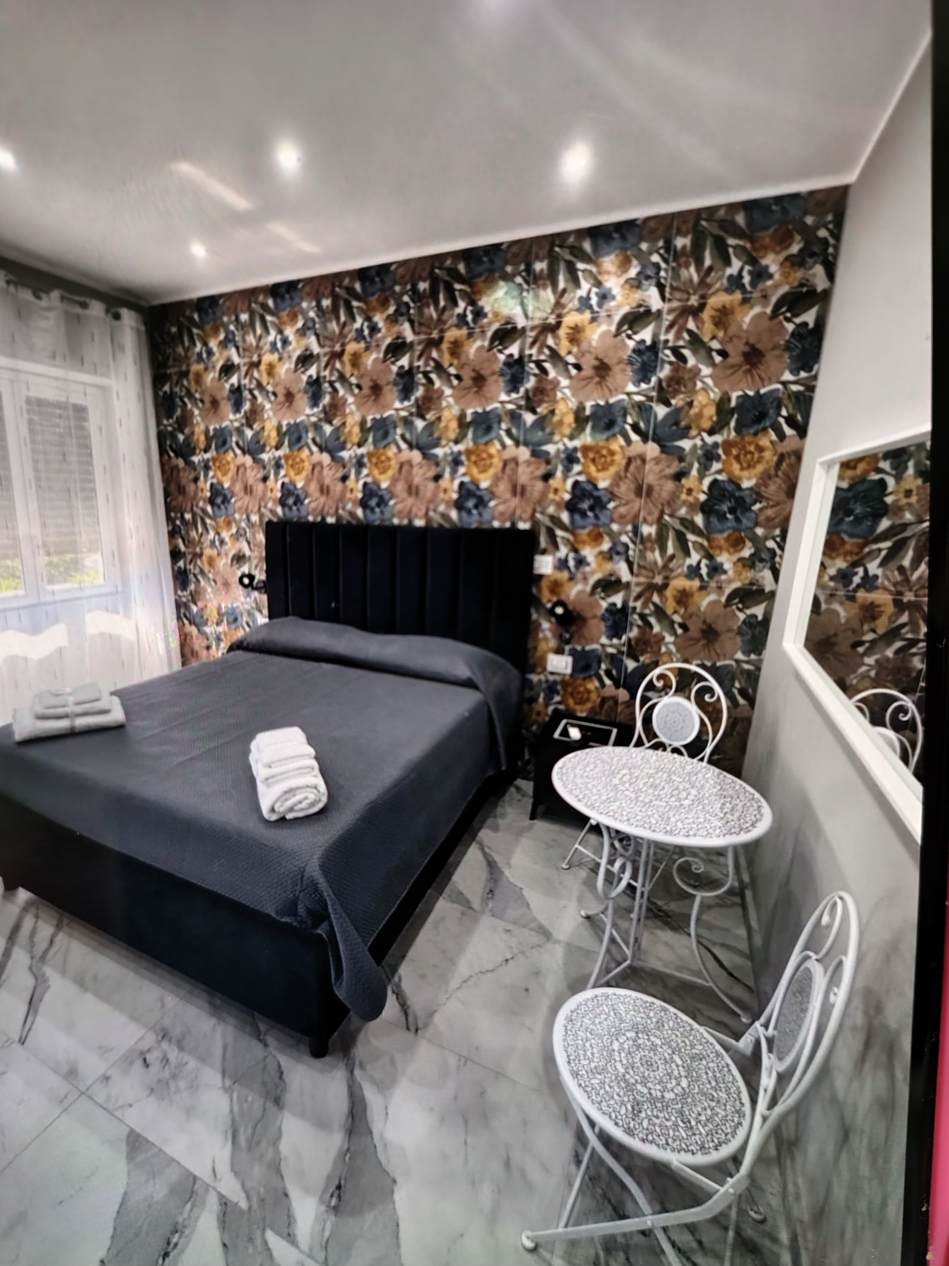 System.Collections.Generic.List`1[BluePillow.Application.SearchEngine.Dto.PhotoDto]?.ElementAt(2)?.Caption