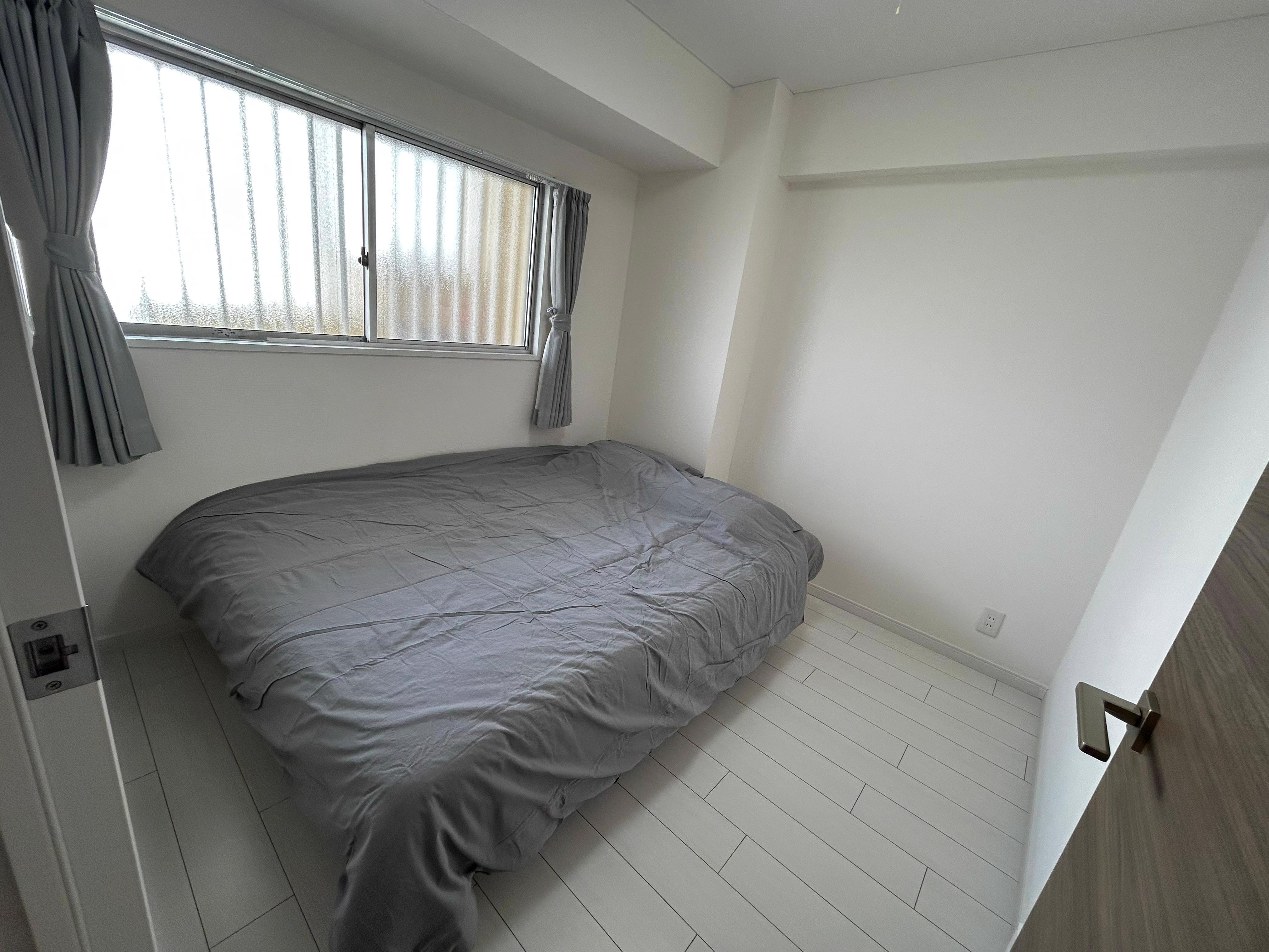 System.Collections.Generic.List`1[BluePillow.Application.SearchEngine.Dto.PhotoDto]?.ElementAt(2)?.Caption