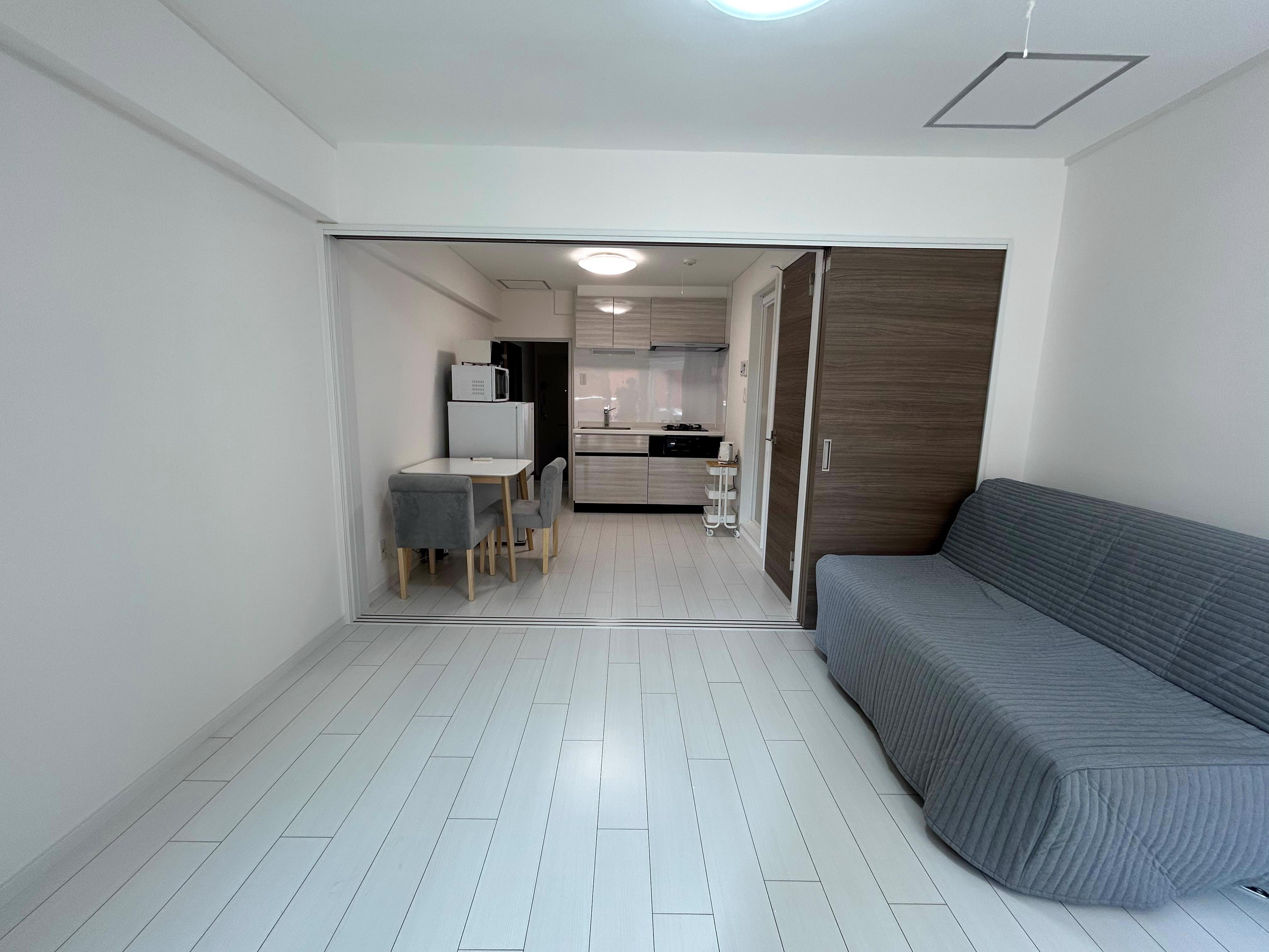 System.Collections.Generic.List`1[BluePillow.Application.SearchEngine.Dto.PhotoDto]?.ElementAt(1)?.Caption