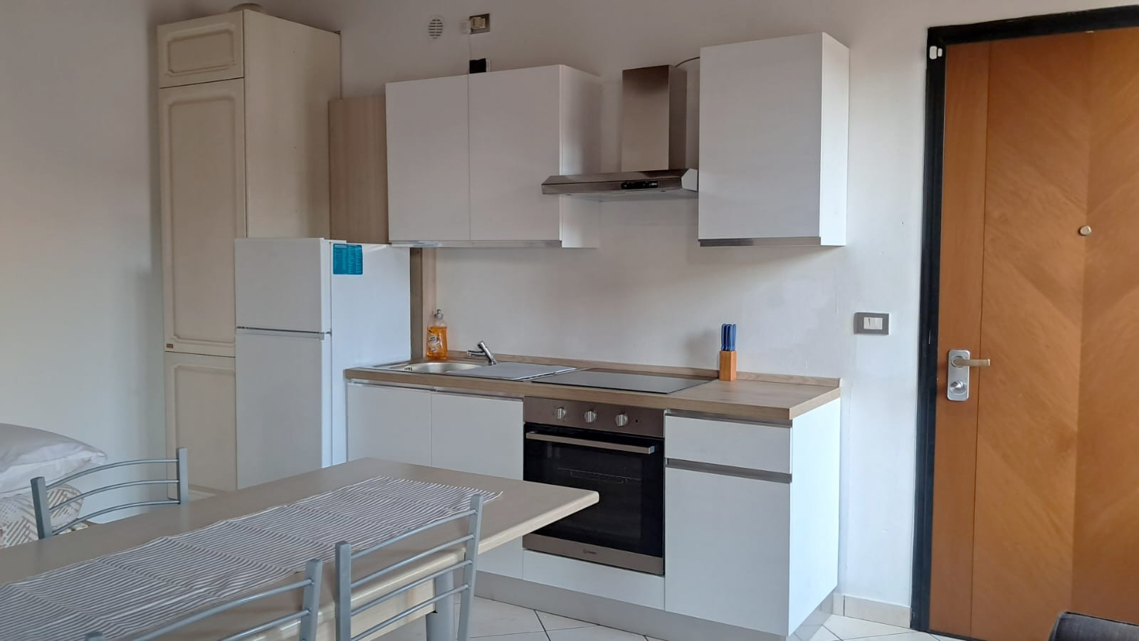 System.Collections.Generic.List`1[BluePillow.Application.SearchEngine.Dto.PhotoDto]?.ElementAt(3)?.Caption