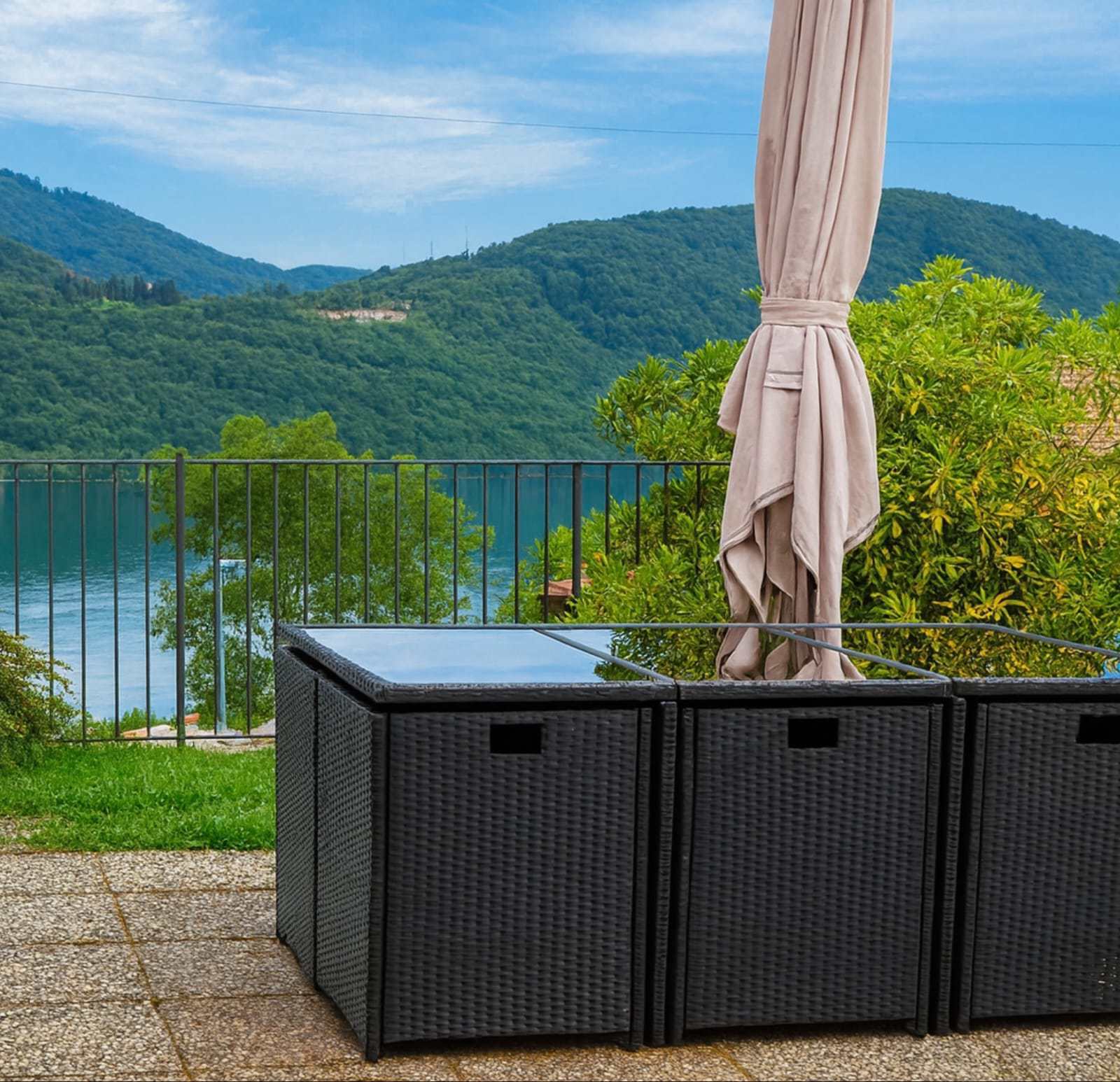 System.Collections.Generic.List`1[BluePillow.Application.SearchEngine.Dto.PhotoDto]?.ElementAt(0)?.Caption