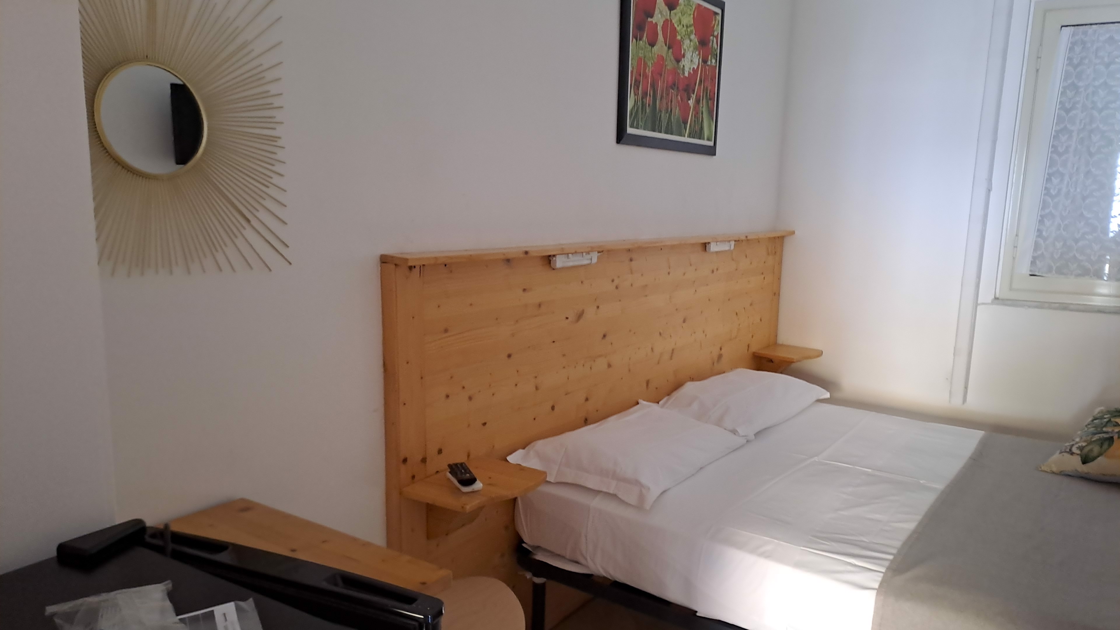 System.Collections.Generic.List`1[BluePillow.Application.SearchEngine.Dto.PhotoDto]?.ElementAt(0)?.Caption