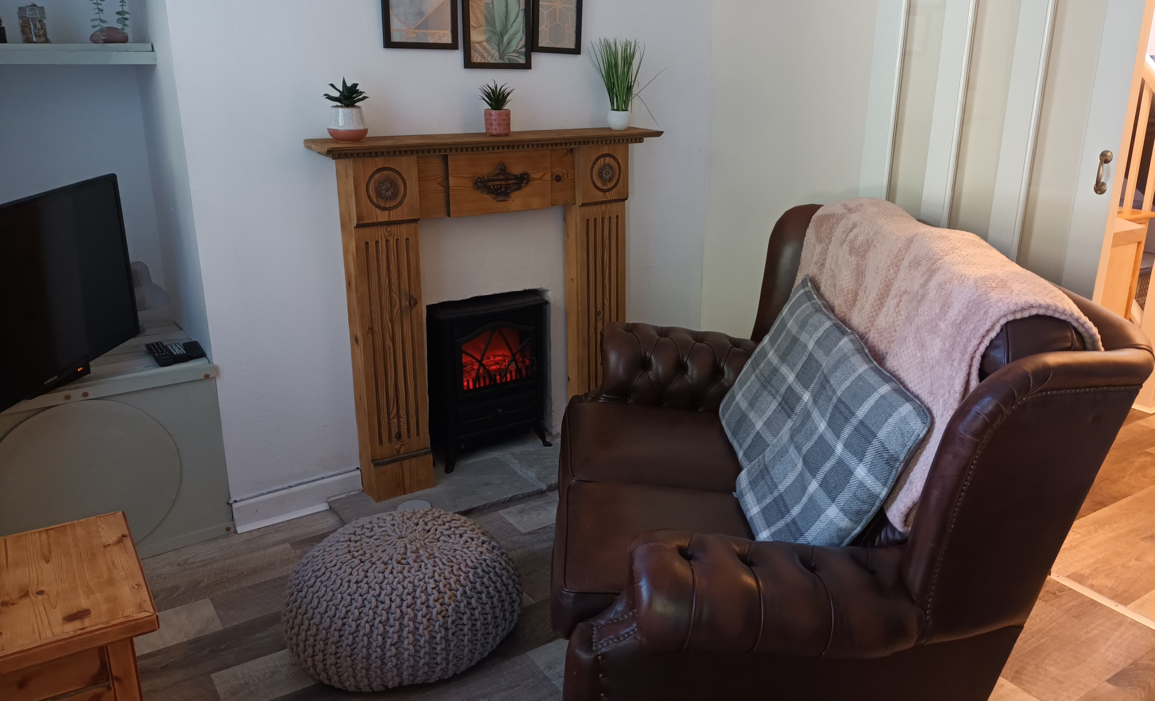 System.Collections.Generic.List`1[BluePillow.Application.SearchEngine.Dto.PhotoDto]?.ElementAt(1)?.Caption