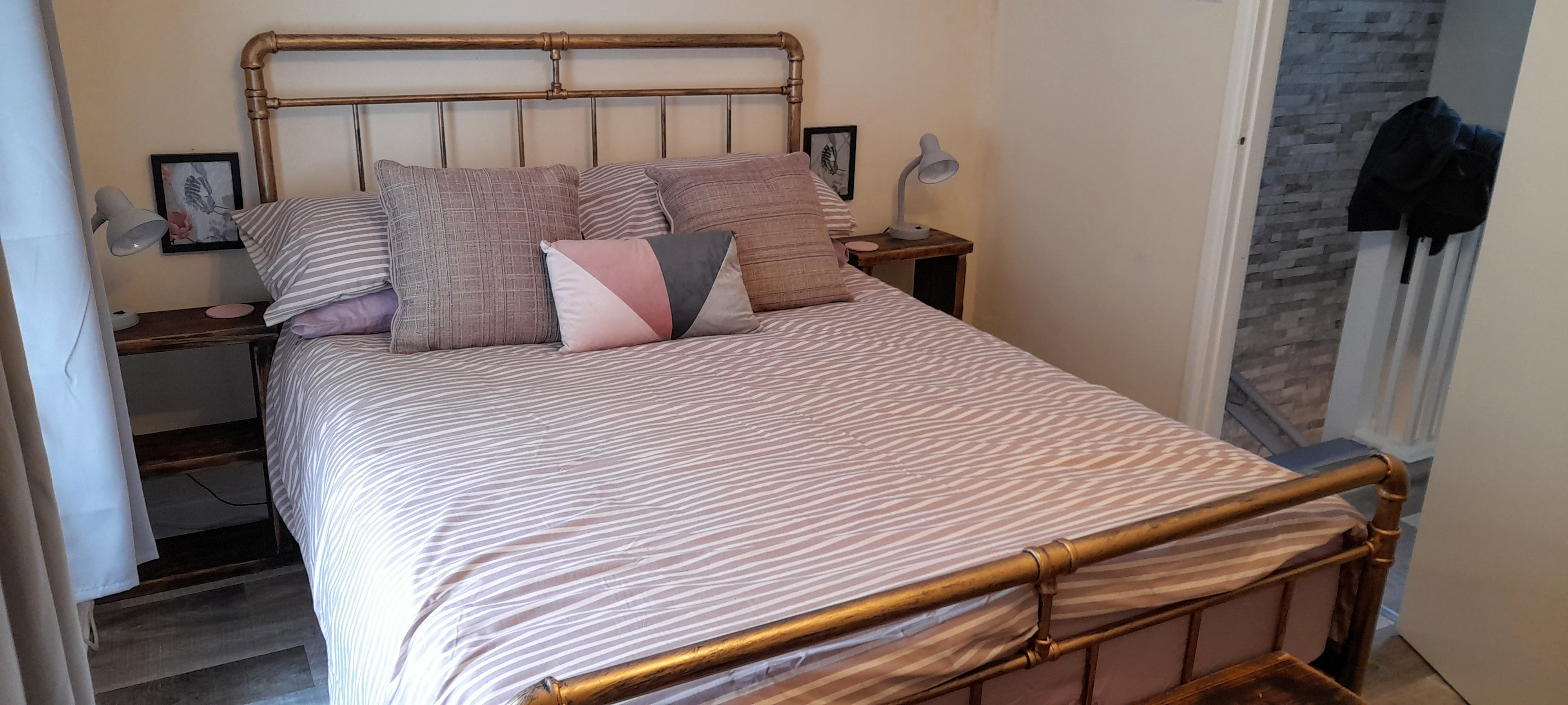 System.Collections.Generic.List`1[BluePillow.Application.SearchEngine.Dto.PhotoDto]?.ElementAt(2)?.Caption