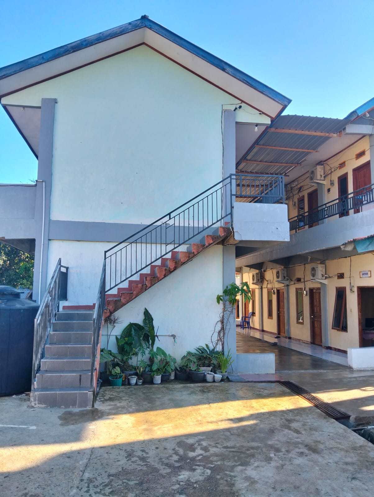 System.Collections.Generic.List`1[BluePillow.Application.SearchEngine.Dto.PhotoDto]?.ElementAt(0)?.Caption