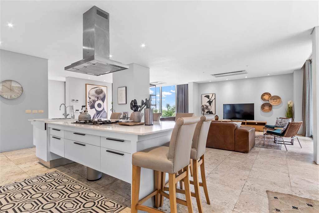 System.Collections.Generic.List`1[BluePillow.Application.SearchEngine.Dto.PhotoDto]?.ElementAt(1)?.Caption