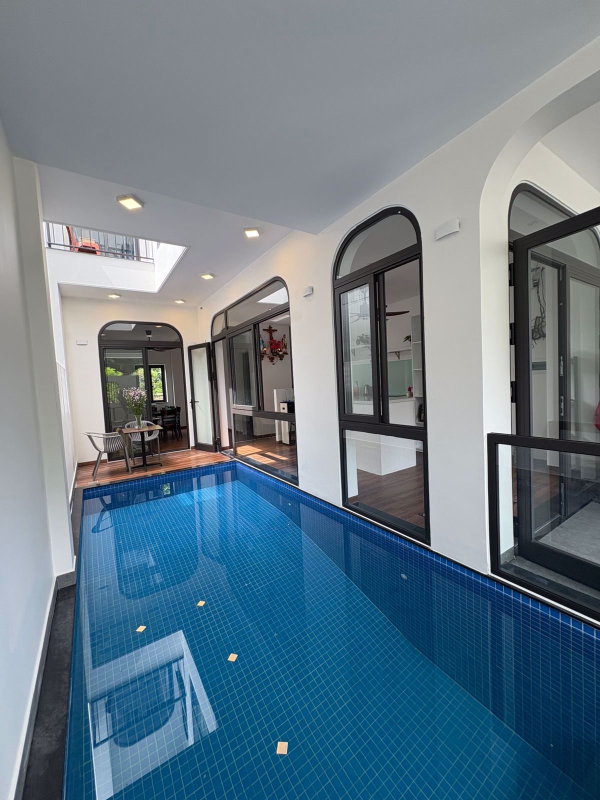 System.Collections.Generic.List`1[BluePillow.Application.SearchEngine.Dto.PhotoDto]?.ElementAt(0)?.Caption