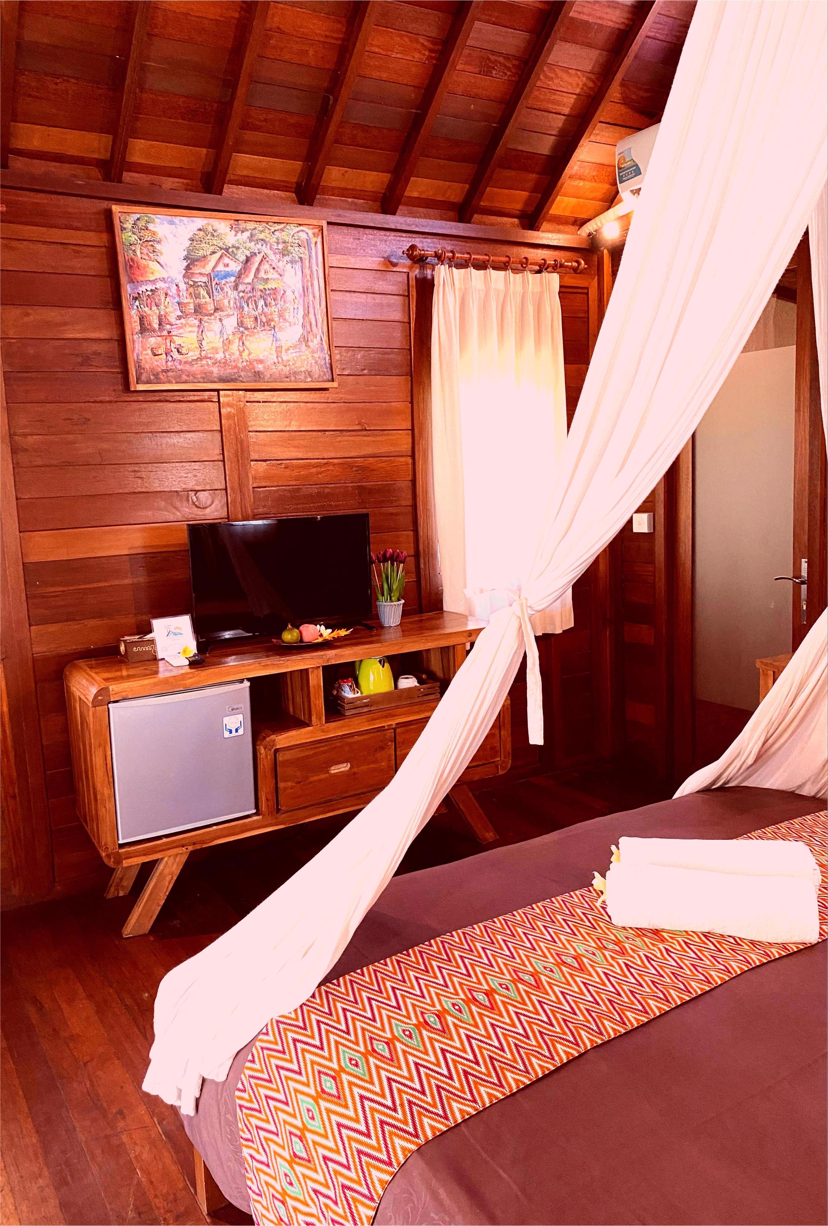 System.Collections.Generic.List`1[BluePillow.Application.SearchEngine.Dto.PhotoDto]?.ElementAt(1)?.Caption