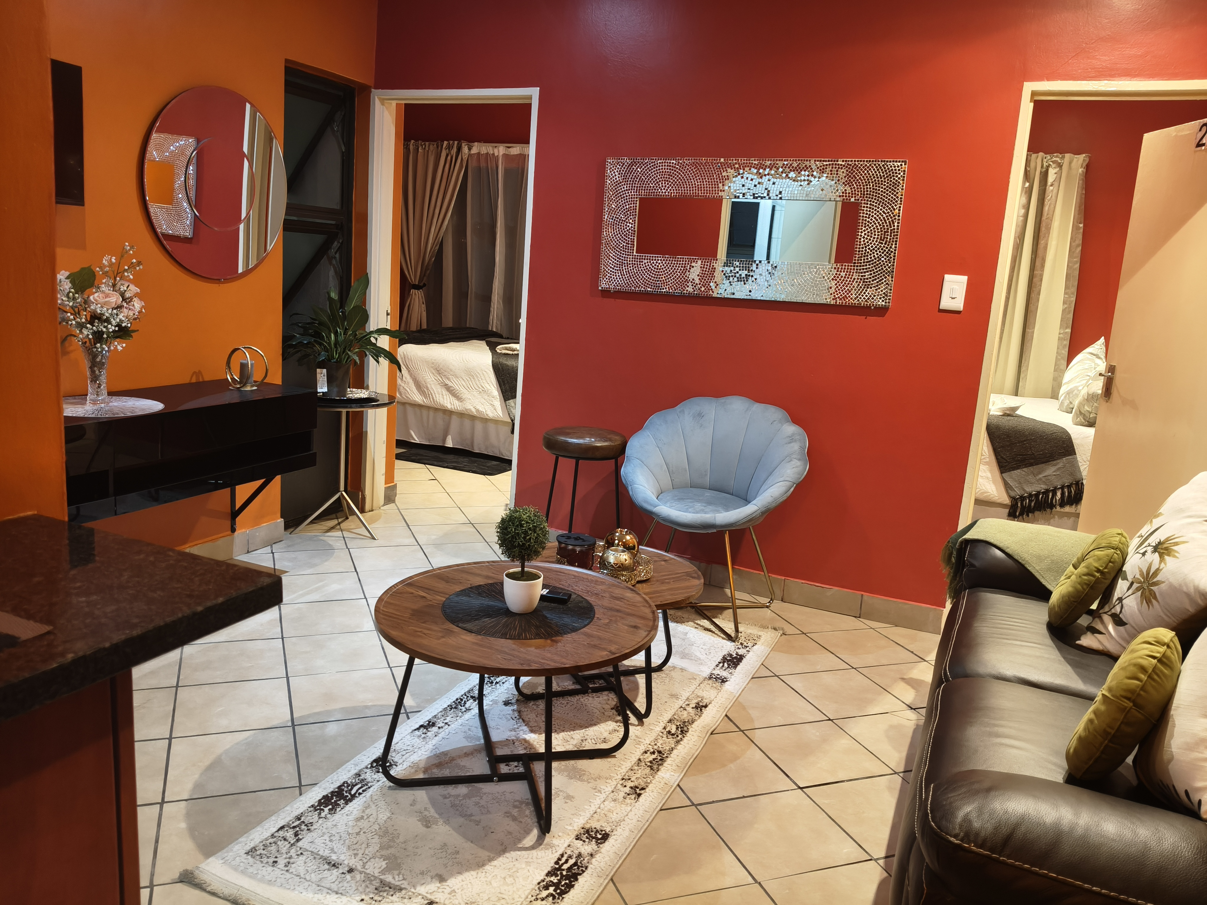 System.Collections.Generic.List`1[BluePillow.Application.SearchEngine.Dto.PhotoDto]?.ElementAt(0)?.Caption