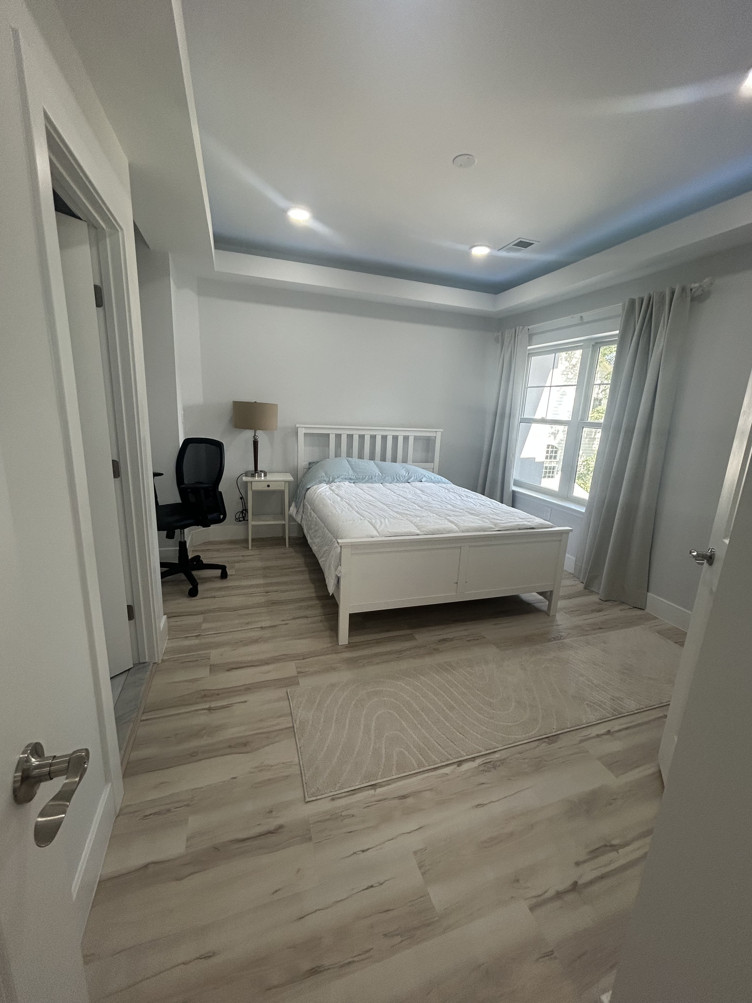 System.Collections.Generic.List`1[BluePillow.Application.SearchEngine.Dto.PhotoDto]?.ElementAt(2)?.Caption