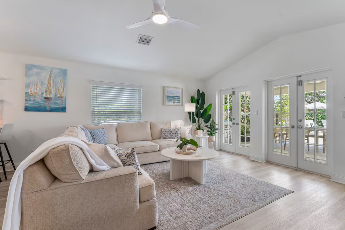 System.Collections.Generic.List`1[BluePillow.Application.SearchEngine.Dto.PhotoDto]?.ElementAt(2)?.Caption