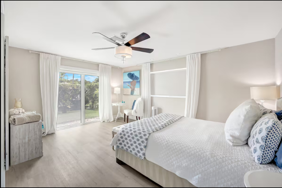 System.Collections.Generic.List`1[BluePillow.Application.SearchEngine.Dto.PhotoDto]?.ElementAt(3)?.Caption