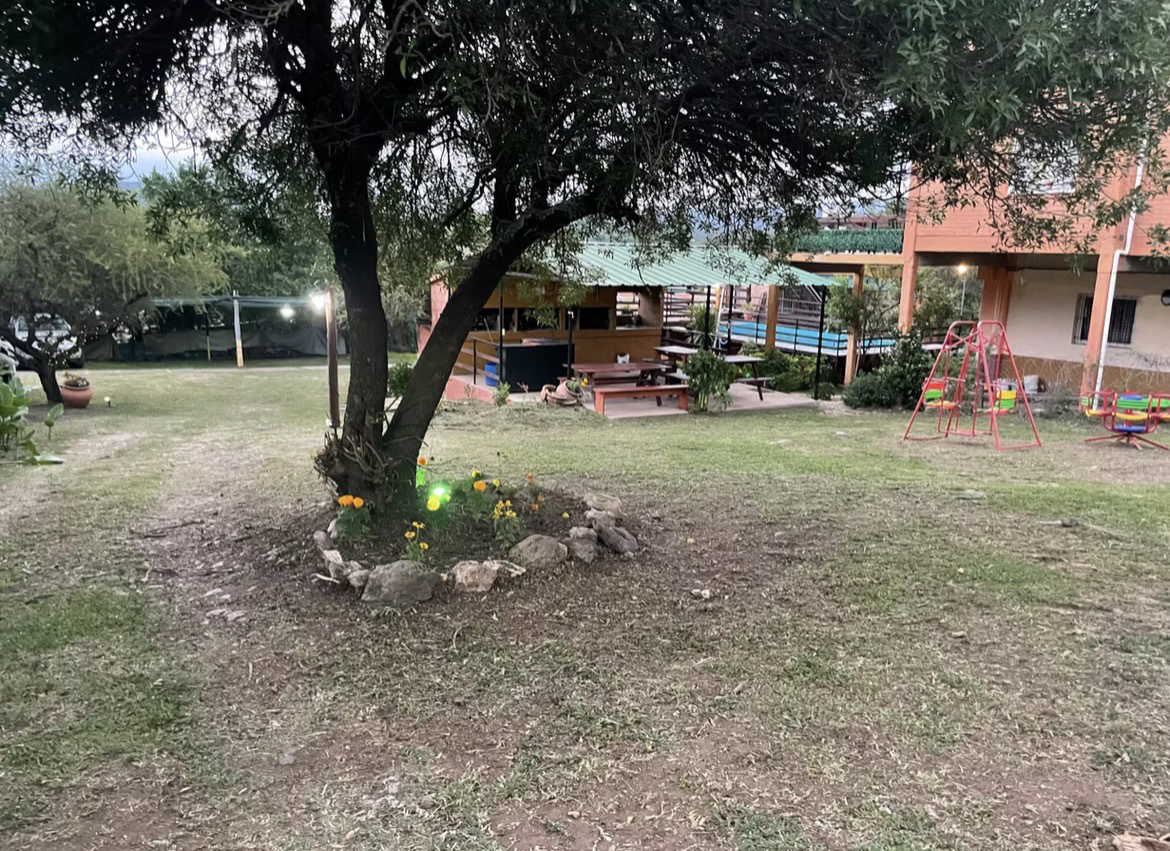 System.Collections.Generic.List`1[BluePillow.Application.SearchEngine.Dto.PhotoDto]?.ElementAt(1)?.Caption