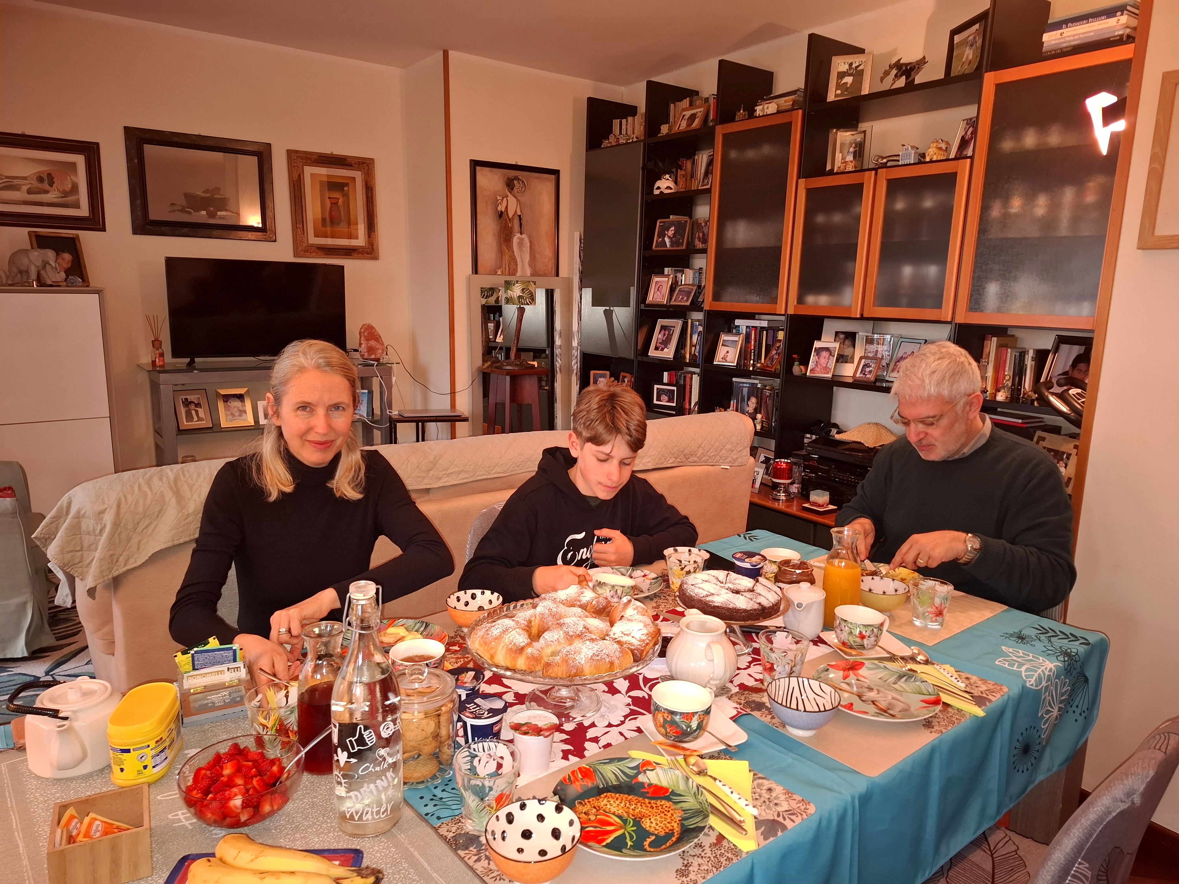 System.Collections.Generic.List`1[BluePillow.Application.SearchEngine.Dto.PhotoDto]?.ElementAt(3)?.Caption