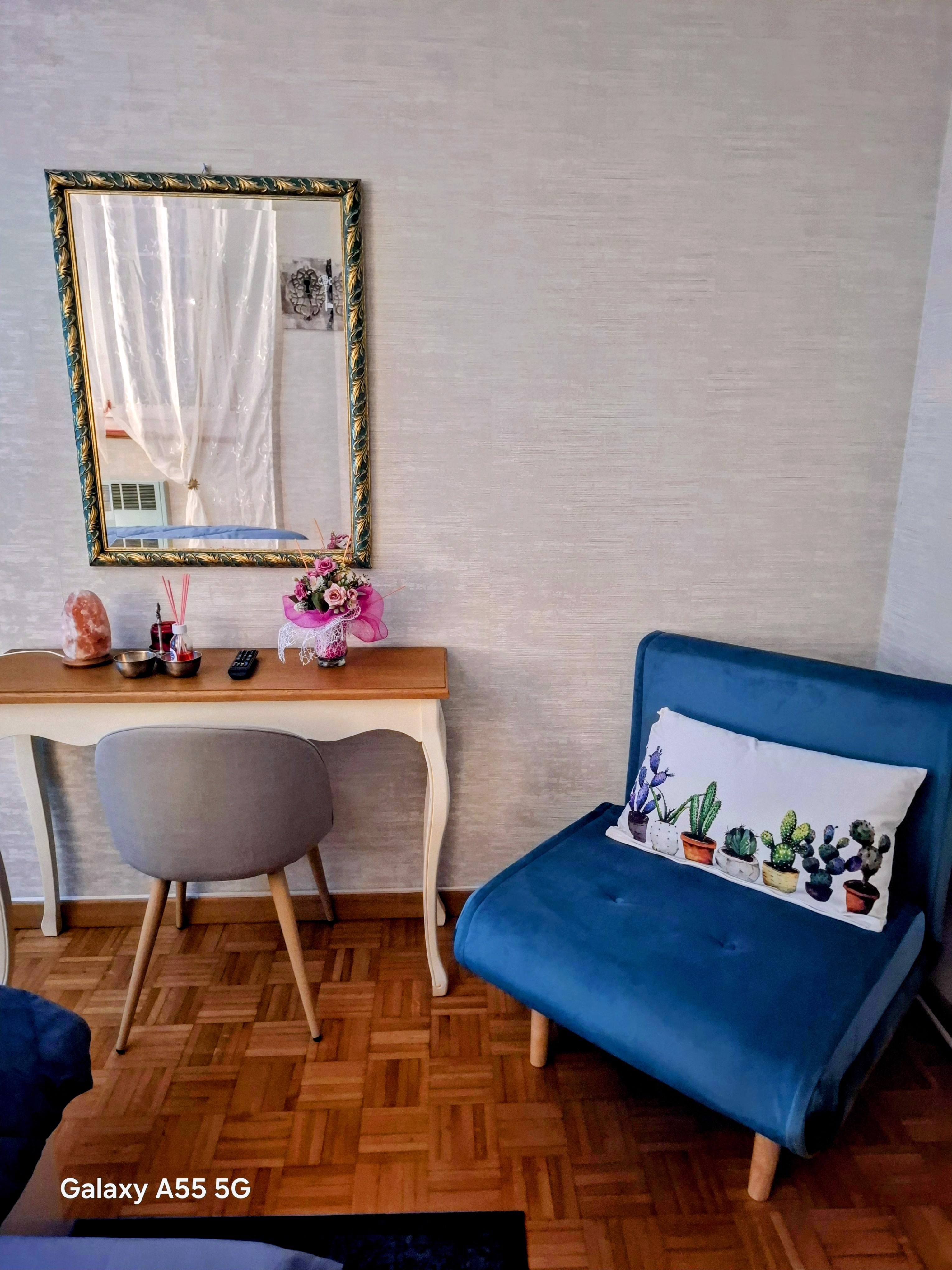 System.Collections.Generic.List`1[BluePillow.Application.SearchEngine.Dto.PhotoDto]?.ElementAt(1)?.Caption