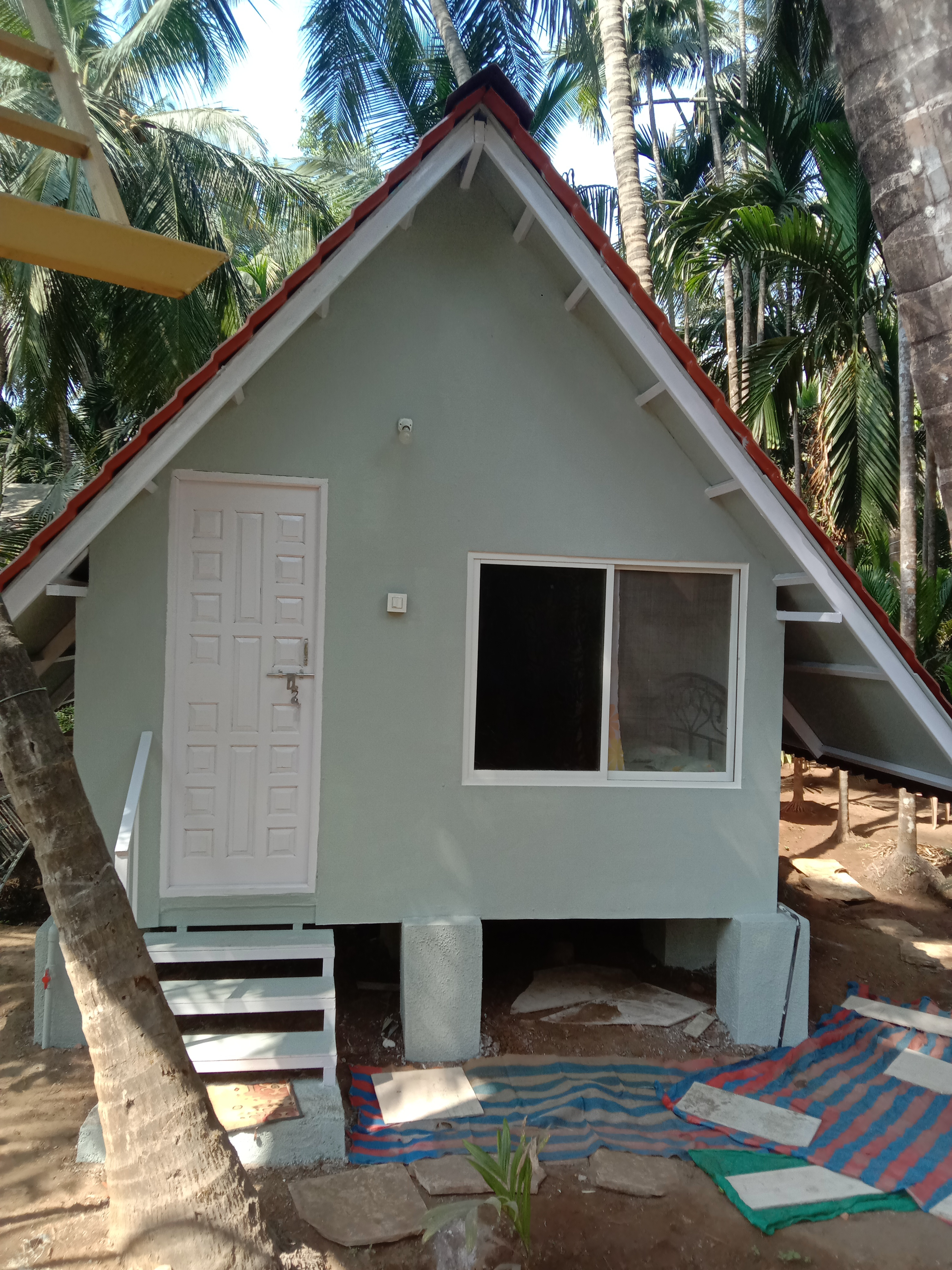 System.Collections.Generic.List`1[BluePillow.Application.SearchEngine.Dto.PhotoDto]?.ElementAt(0)?.Caption