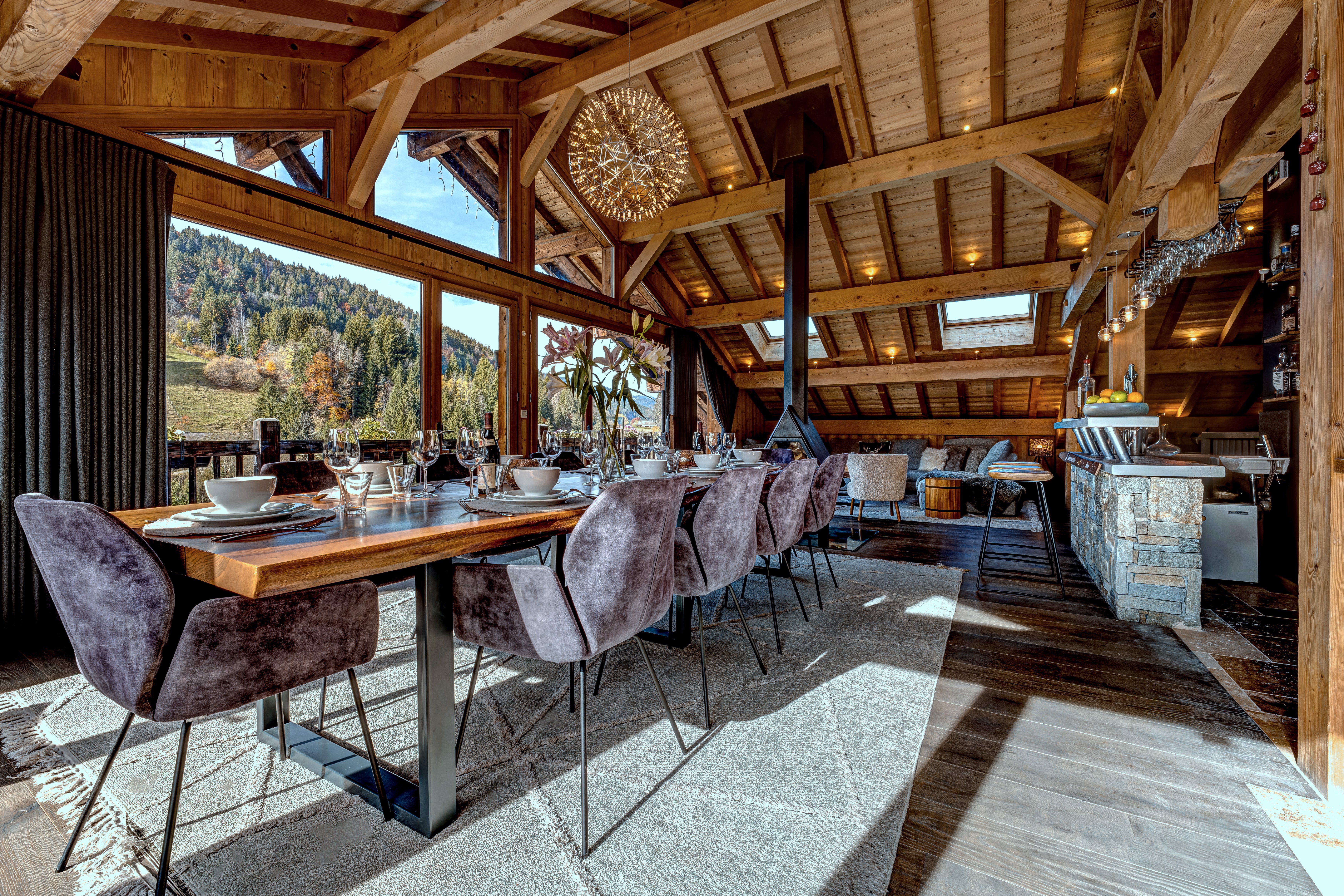 System.Collections.Generic.List`1[BluePillow.Application.SearchEngine.Dto.PhotoDto]?.ElementAt(2)?.Caption