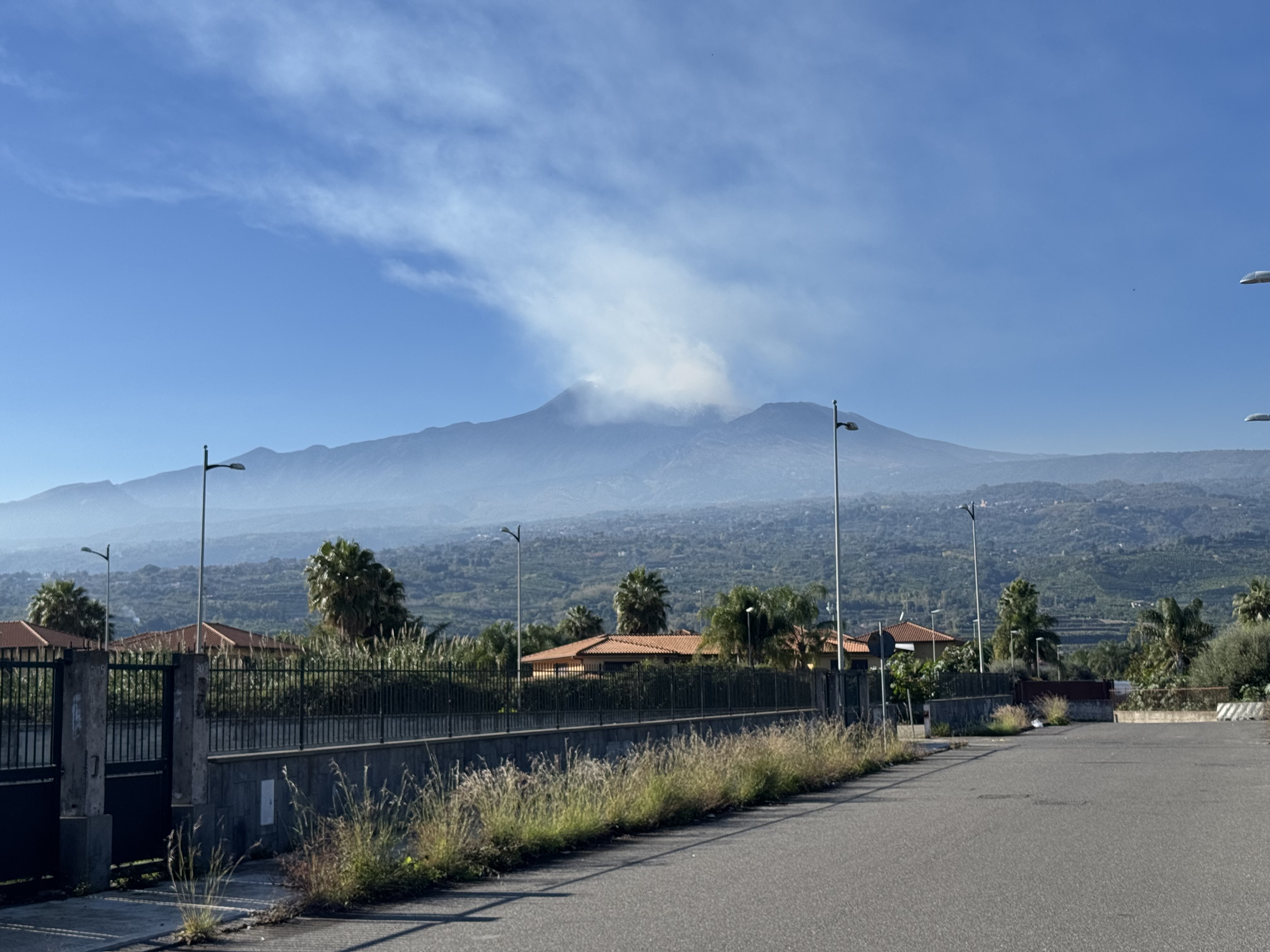 System.Collections.Generic.List`1[BluePillow.Application.SearchEngine.Dto.PhotoDto]?.ElementAt(2)?.Caption