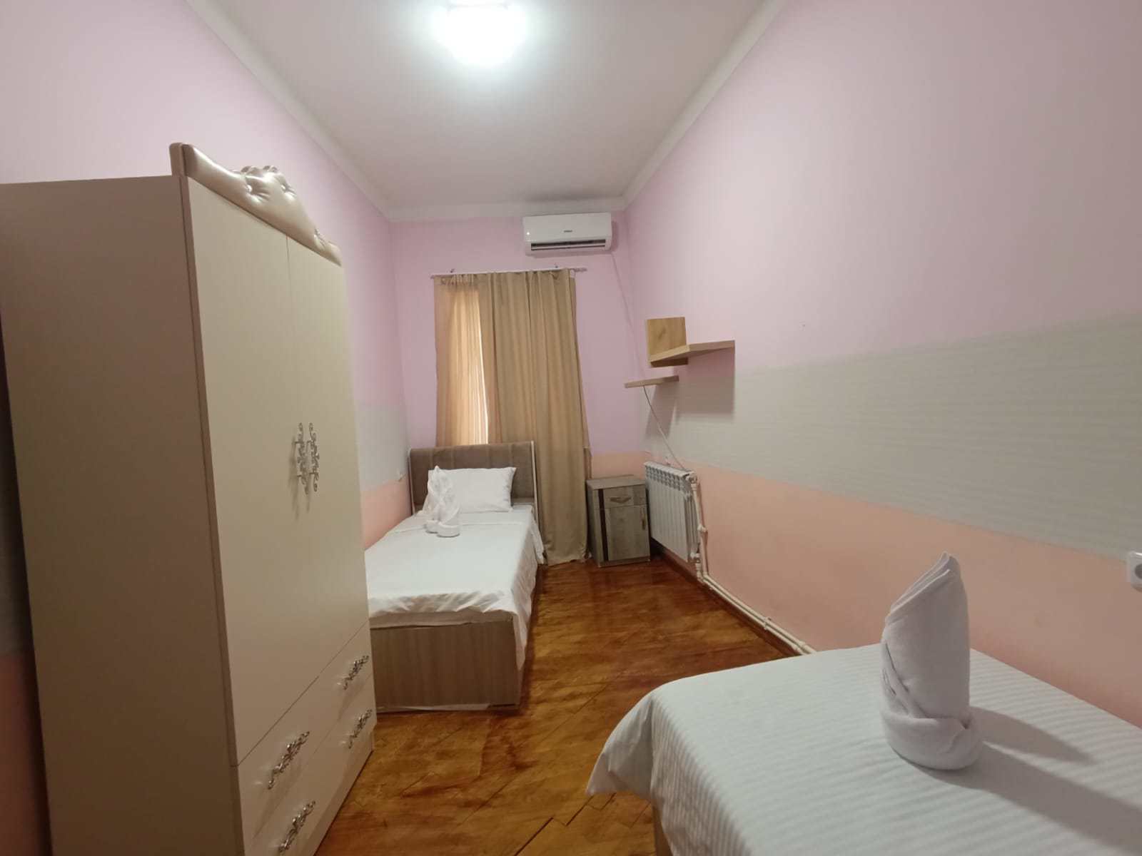 System.Collections.Generic.List`1[BluePillow.Application.SearchEngine.Dto.PhotoDto]?.ElementAt(3)?.Caption