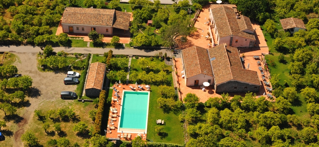 System.Collections.Generic.List`1[BluePillow.Application.SearchEngine.Dto.PhotoDto]?.ElementAt(0)?.Caption