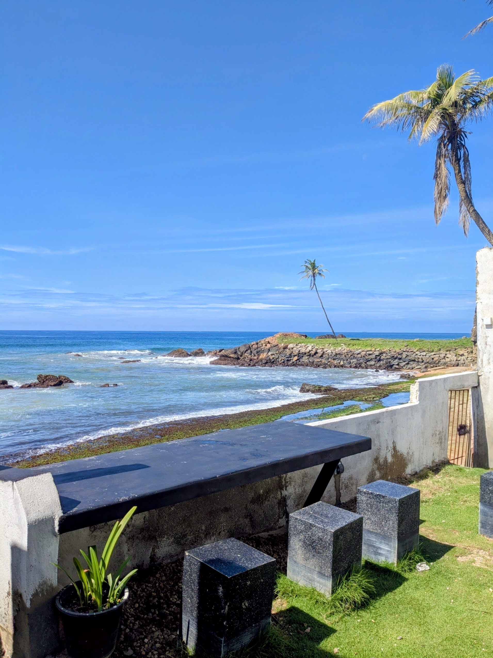 System.Collections.Generic.List`1[BluePillow.Application.SearchEngine.Dto.PhotoDto]?.ElementAt(2)?.Caption