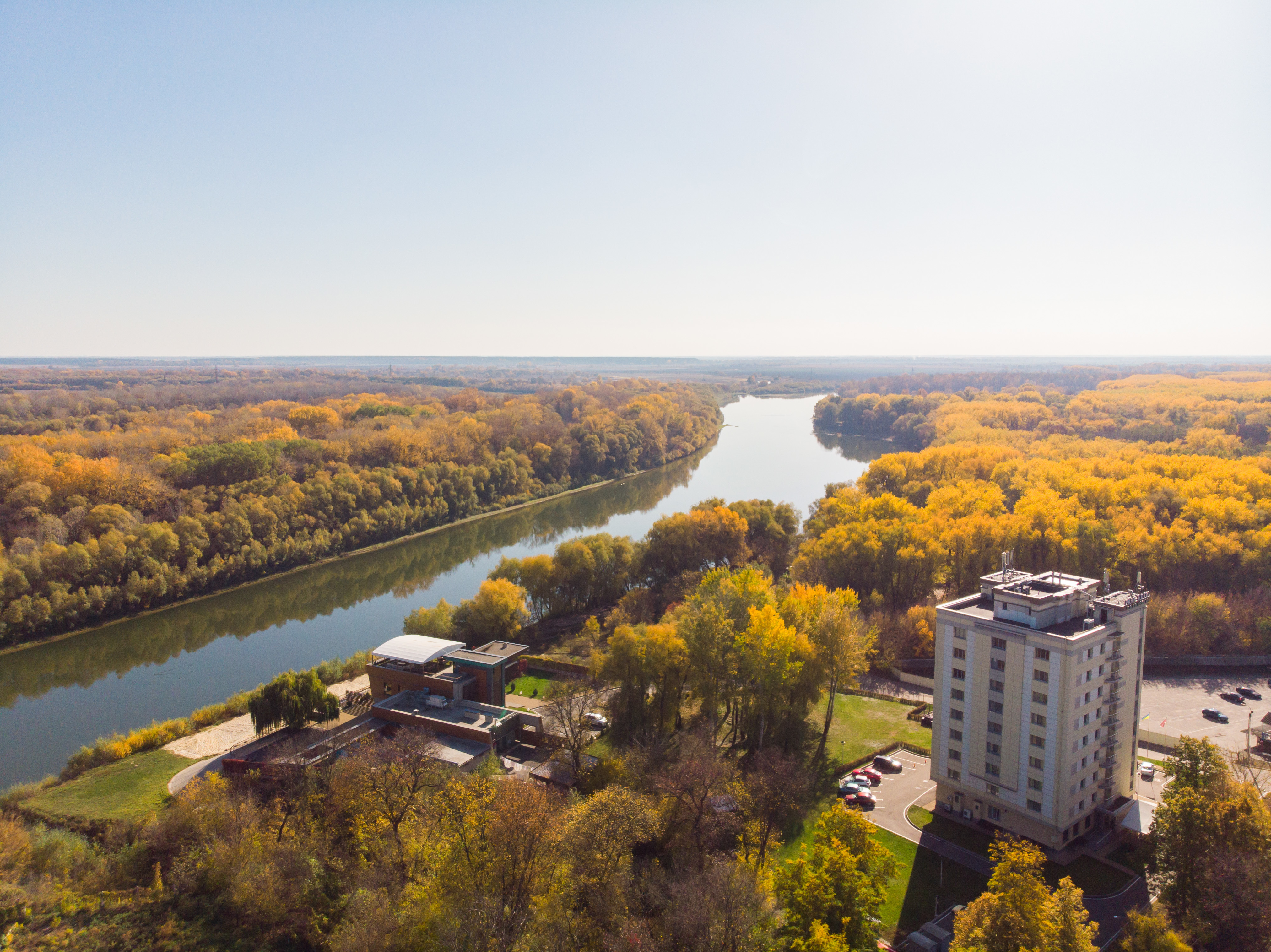 System.Collections.Generic.List`1[BluePillow.Application.SearchEngine.Dto.PhotoDto]?.ElementAt(0)?.Caption