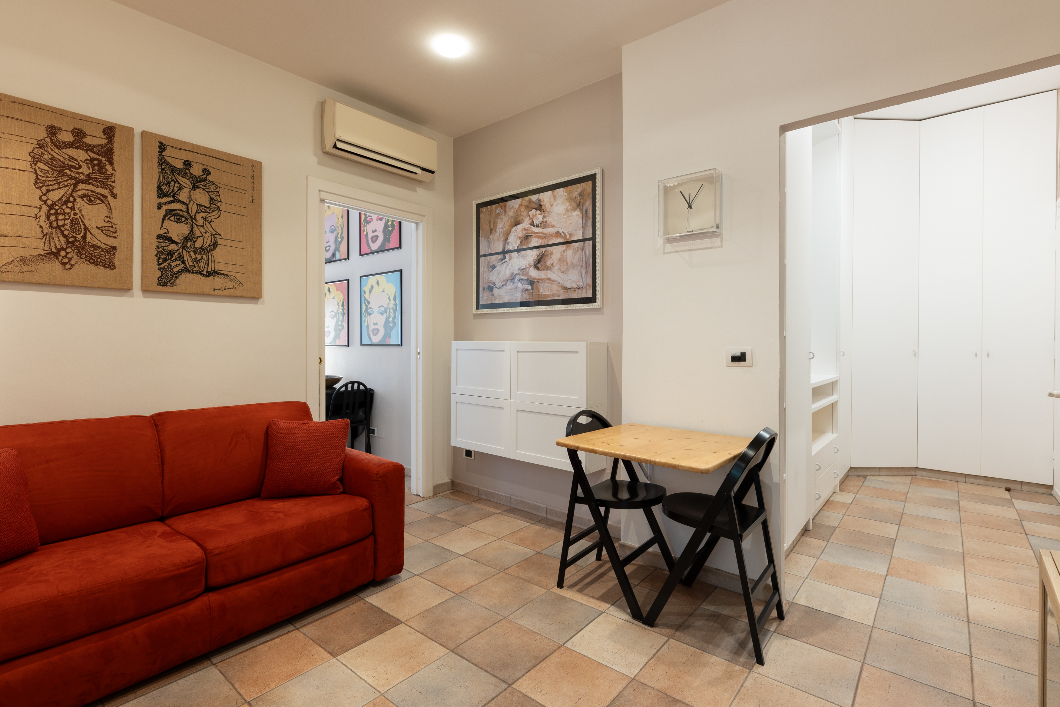 System.Collections.Generic.List`1[BluePillow.Application.SearchEngine.Dto.PhotoDto]?.ElementAt(2)?.Caption