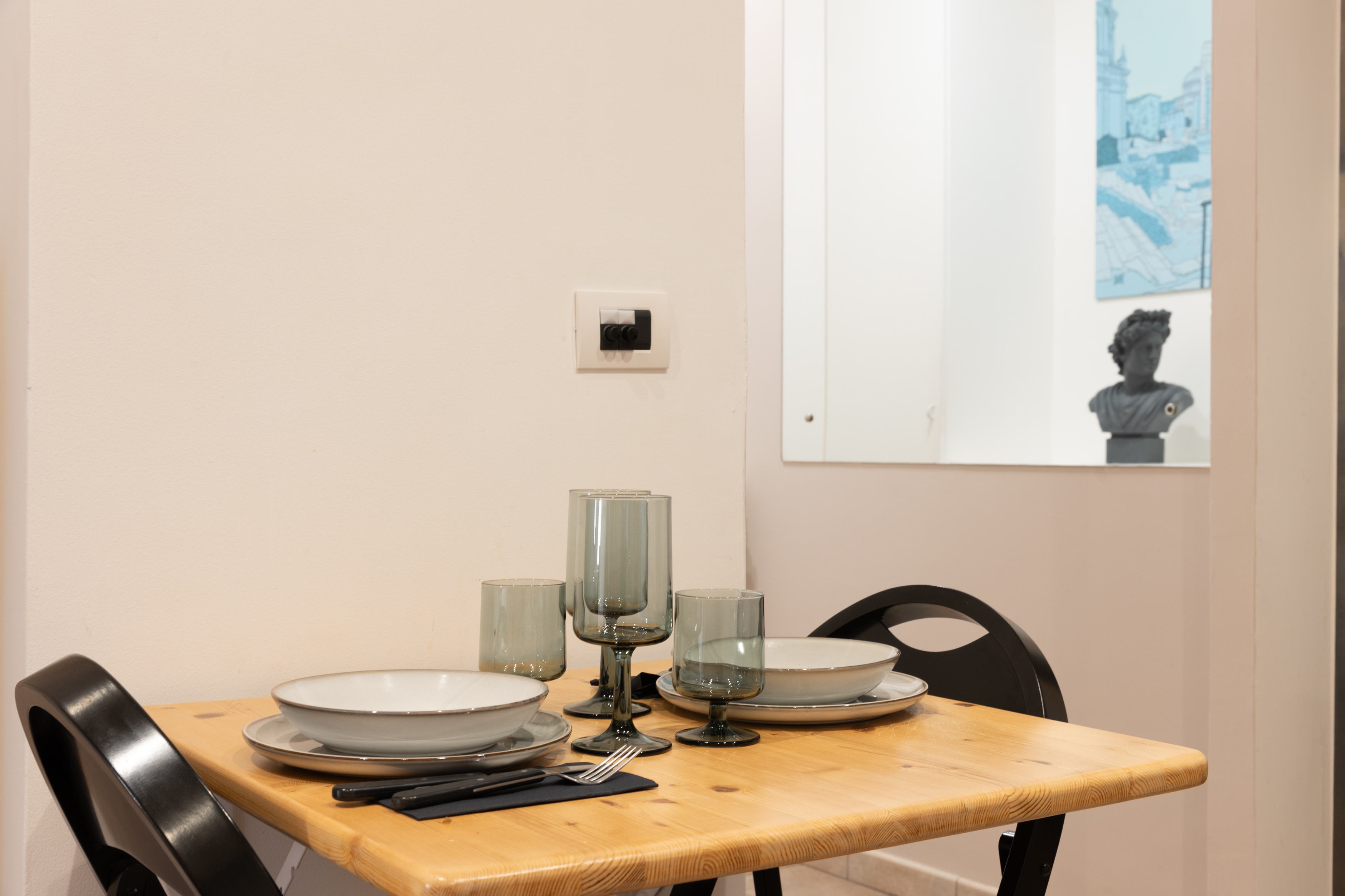 System.Collections.Generic.List`1[BluePillow.Application.SearchEngine.Dto.PhotoDto]?.ElementAt(3)?.Caption