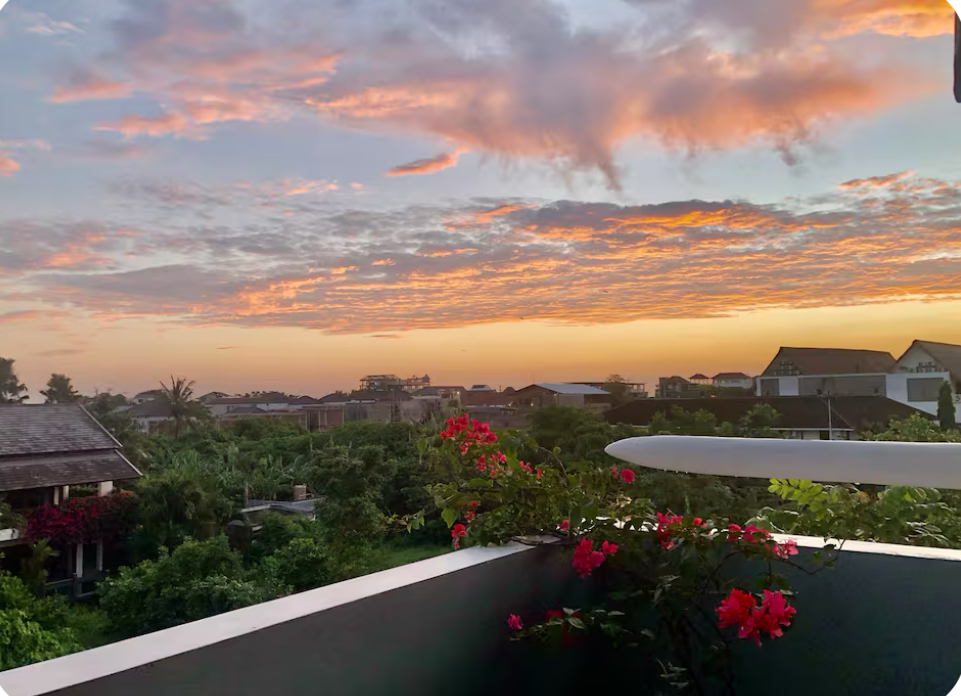 System.Collections.Generic.List`1[BluePillow.Application.SearchEngine.Dto.PhotoDto]?.ElementAt(0)?.Caption