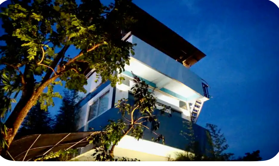 System.Collections.Generic.List`1[BluePillow.Application.SearchEngine.Dto.PhotoDto]?.ElementAt(1)?.Caption