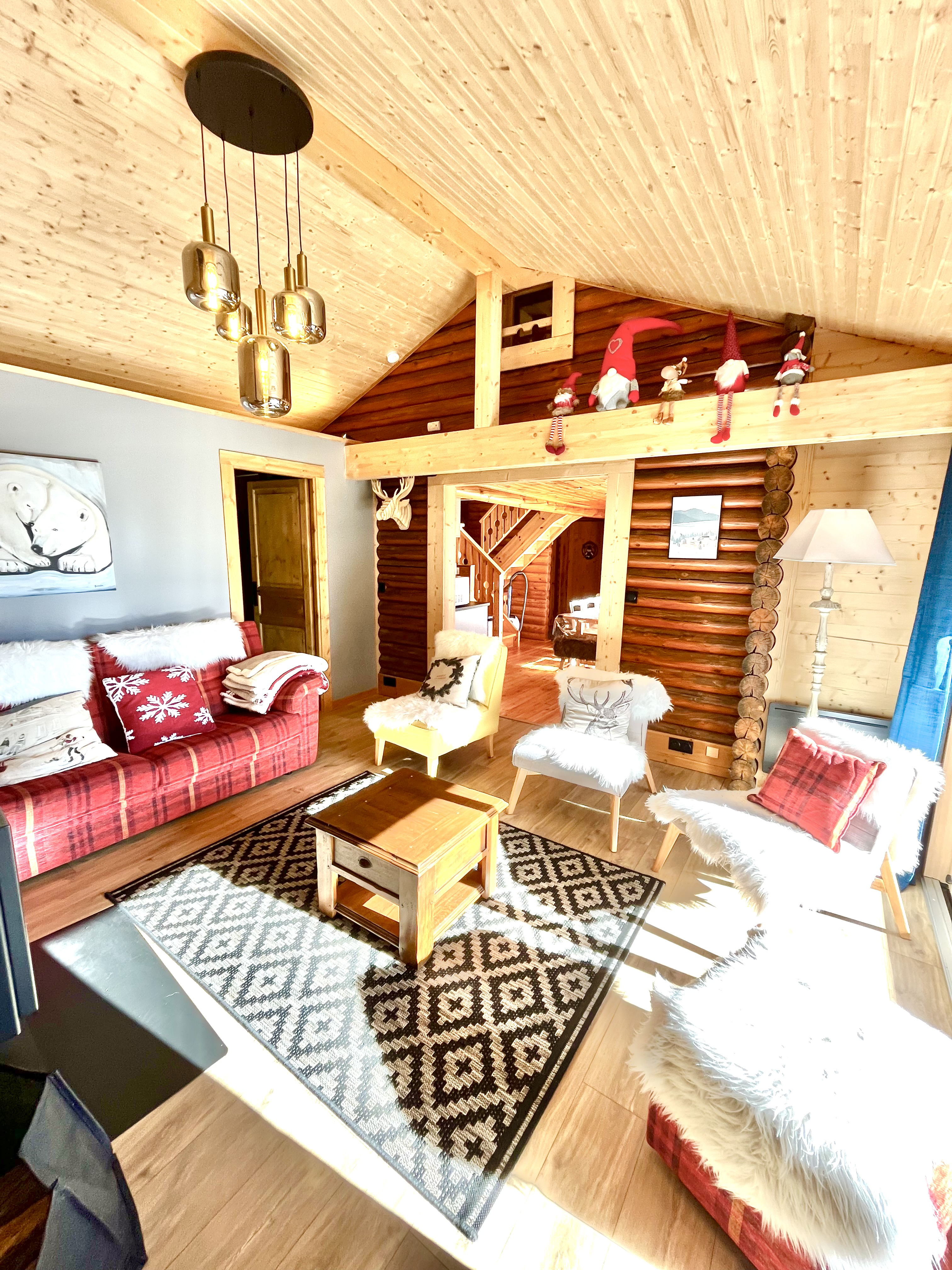 System.Collections.Generic.List`1[BluePillow.Application.SearchEngine.Dto.PhotoDto]?.ElementAt(3)?.Caption