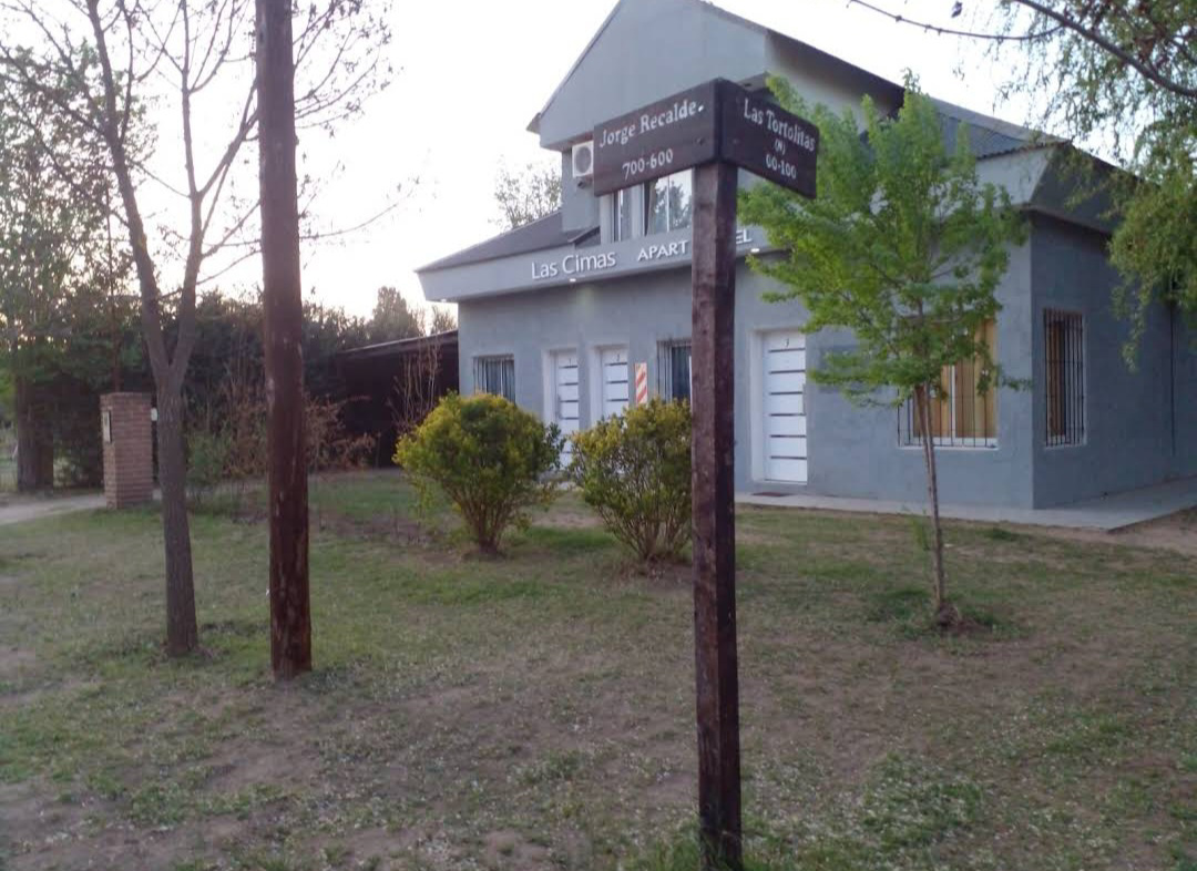 System.Collections.Generic.List`1[BluePillow.Application.SearchEngine.Dto.PhotoDto]?.ElementAt(0)?.Caption