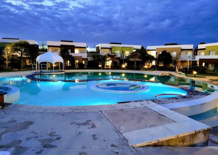 System.Collections.Generic.List`1[BluePillow.Application.SearchEngine.Dto.PhotoDto]?.ElementAt(1)?.Caption