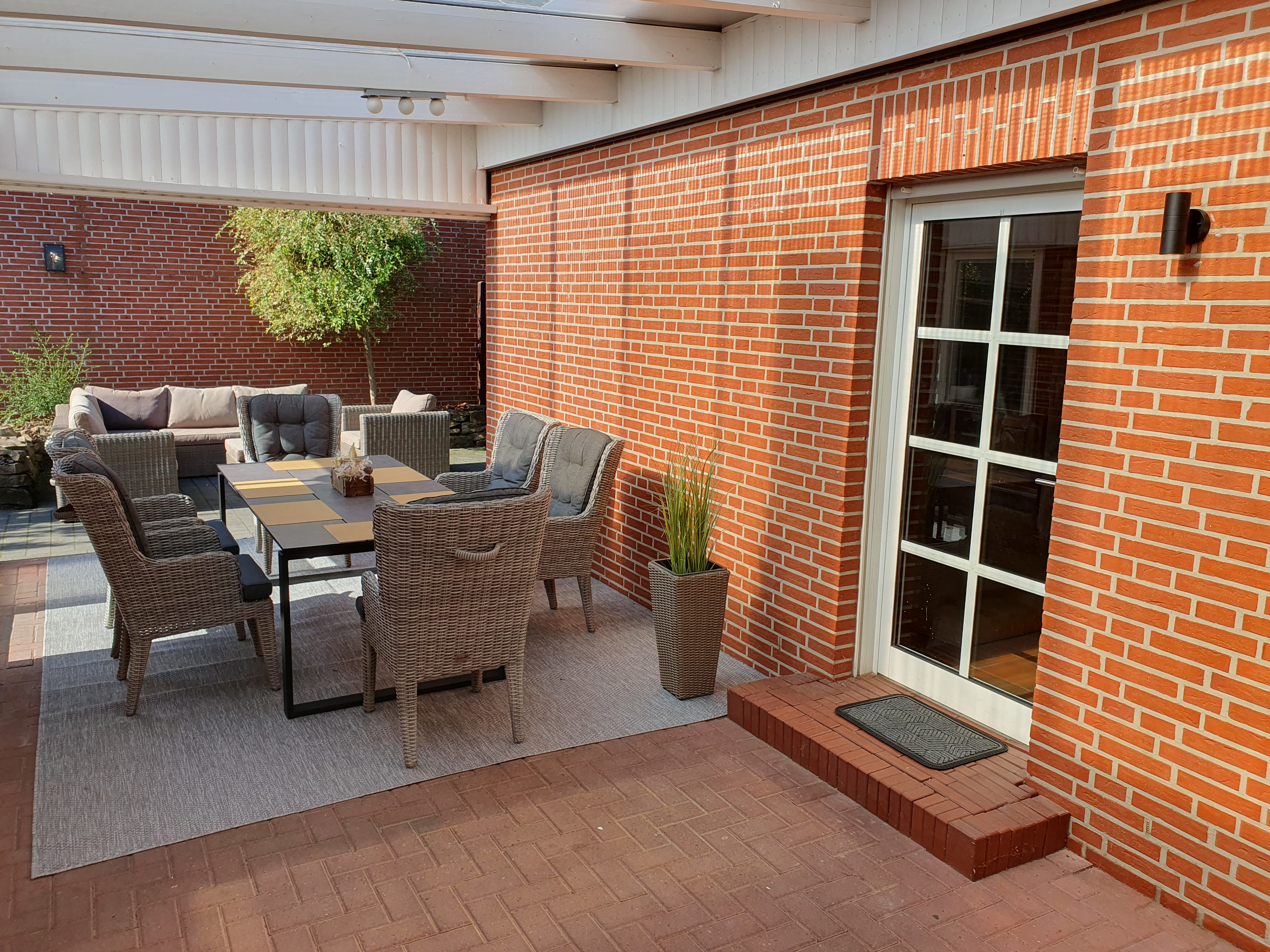 System.Collections.Generic.List`1[BluePillow.Application.SearchEngine.Dto.PhotoDto]?.ElementAt(2)?.Caption