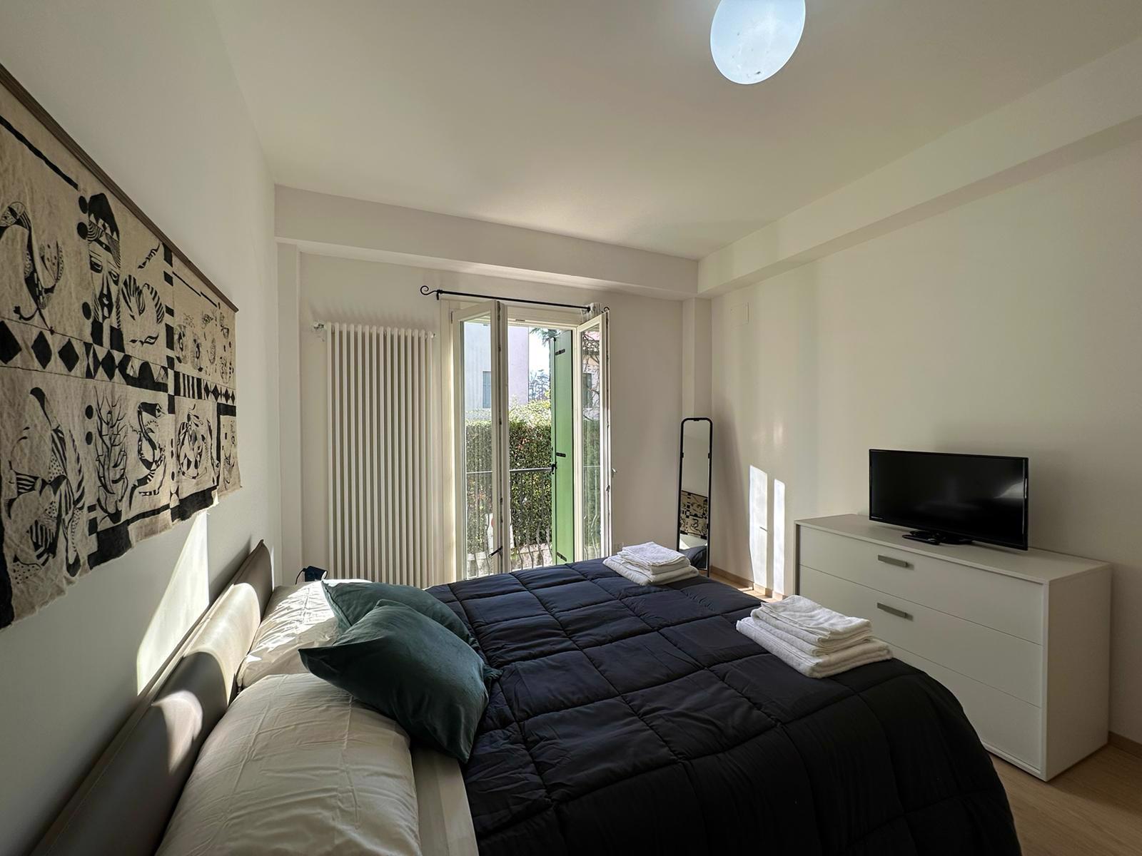 System.Collections.Generic.List`1[BluePillow.Application.SearchEngine.Dto.PhotoDto]?.ElementAt(0)?.Caption