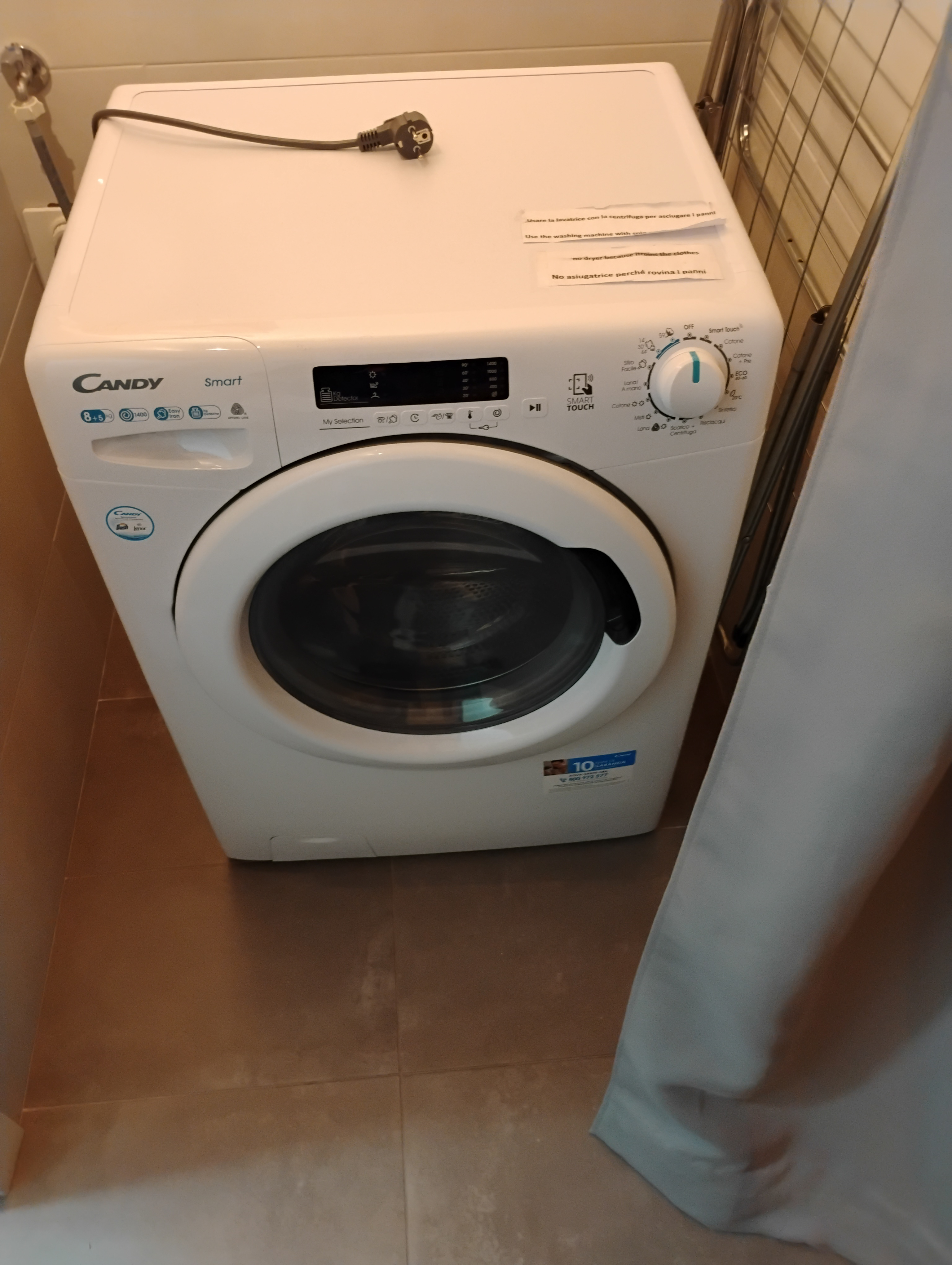 System.Collections.Generic.List`1[BluePillow.Application.SearchEngine.Dto.PhotoDto]?.ElementAt(1)?.Caption