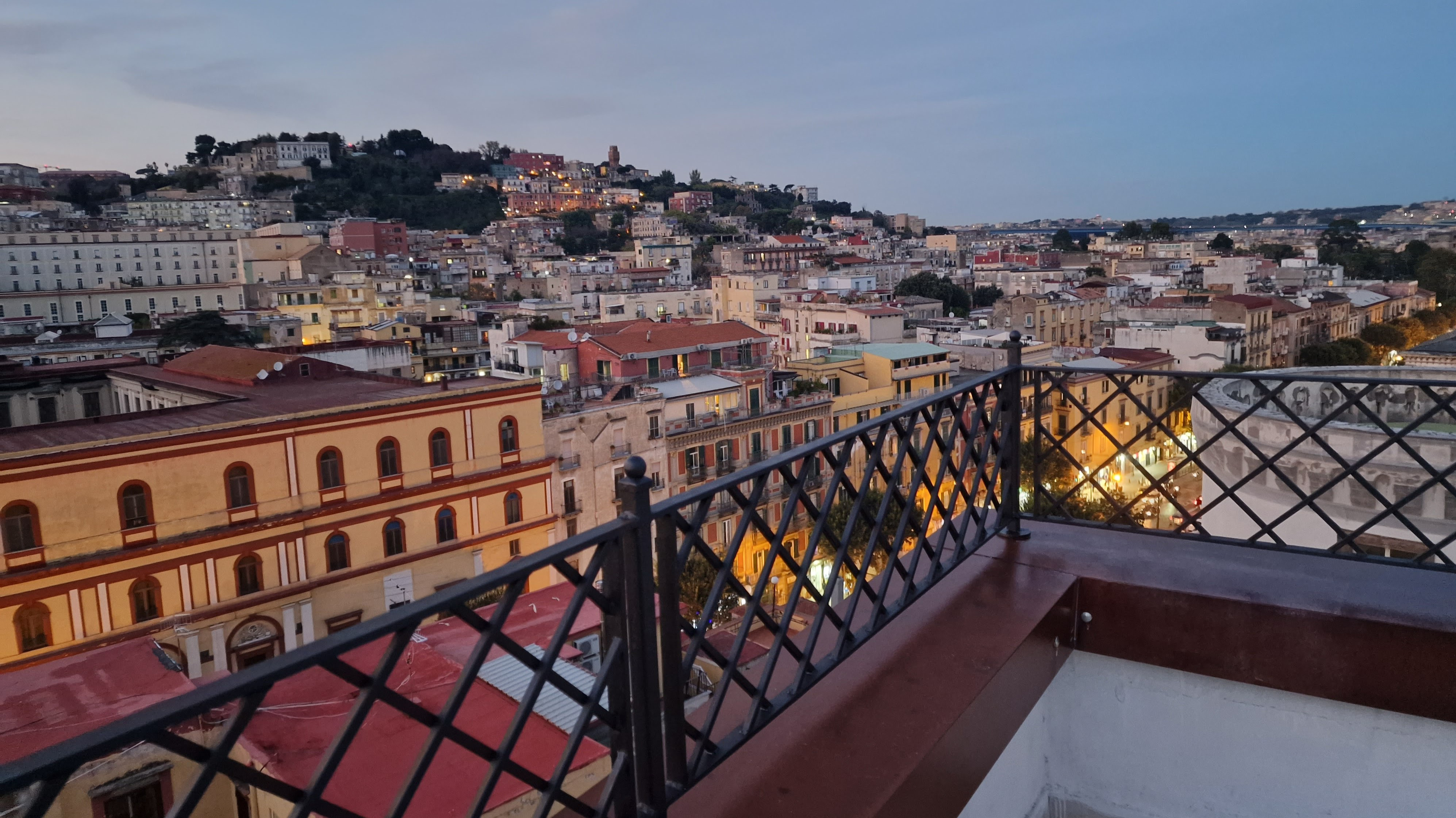 System.Collections.Generic.List`1[BluePillow.Application.SearchEngine.Dto.PhotoDto]?.ElementAt(0)?.Caption