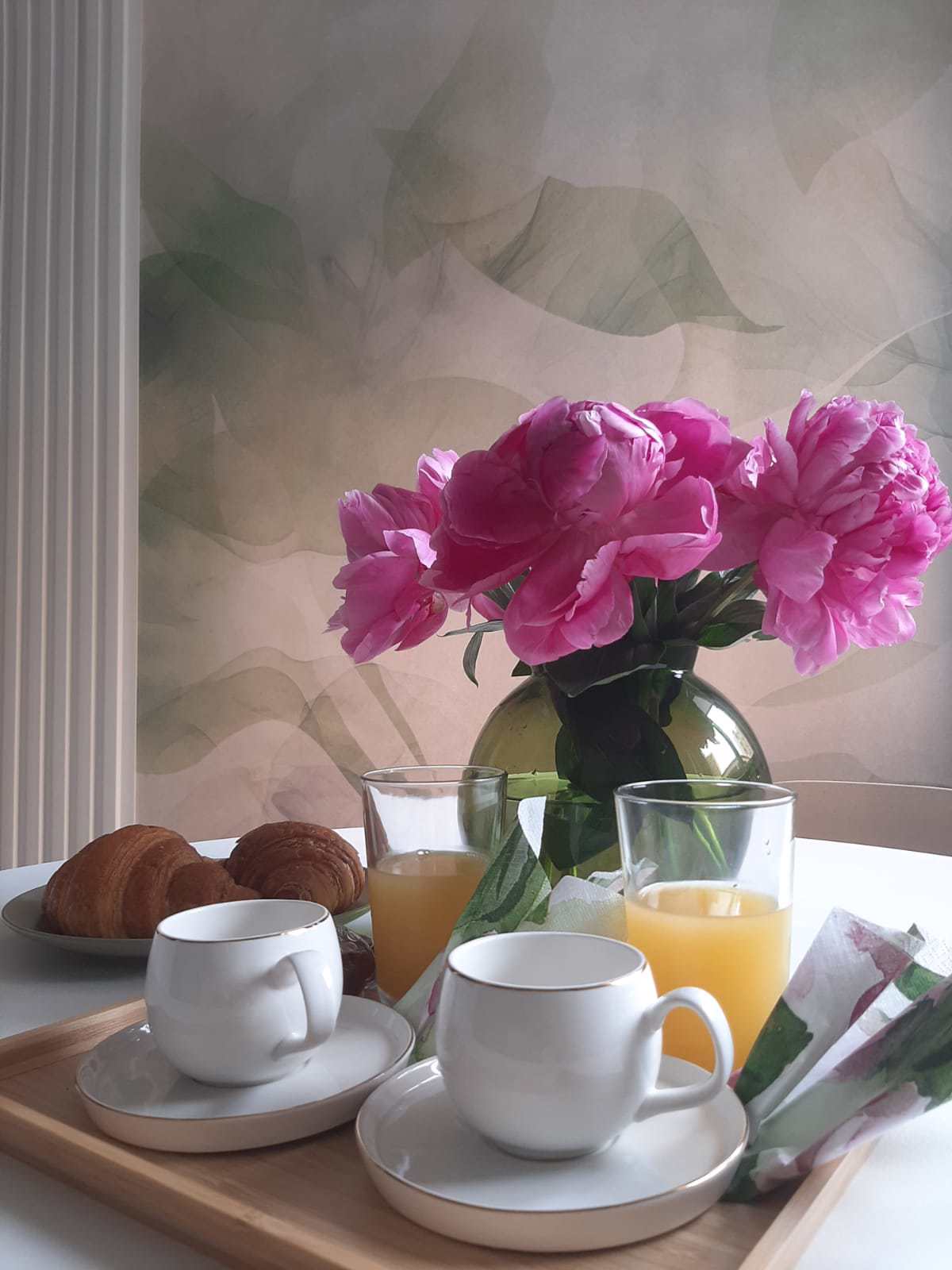 System.Collections.Generic.List`1[BluePillow.Application.SearchEngine.Dto.PhotoDto]?.ElementAt(0)?.Caption