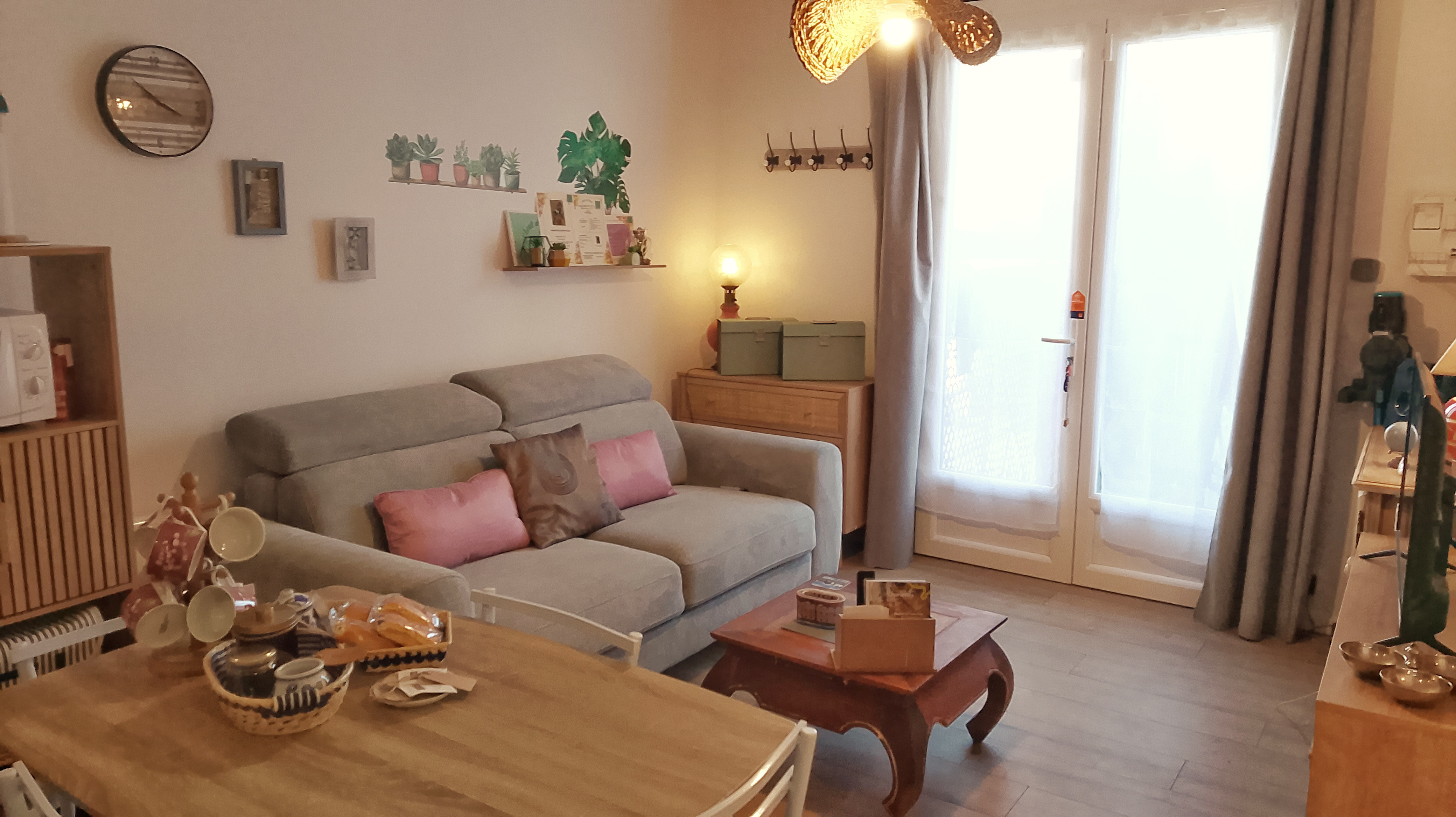 System.Collections.Generic.List`1[BluePillow.Application.SearchEngine.Dto.PhotoDto]?.ElementAt(2)?.Caption