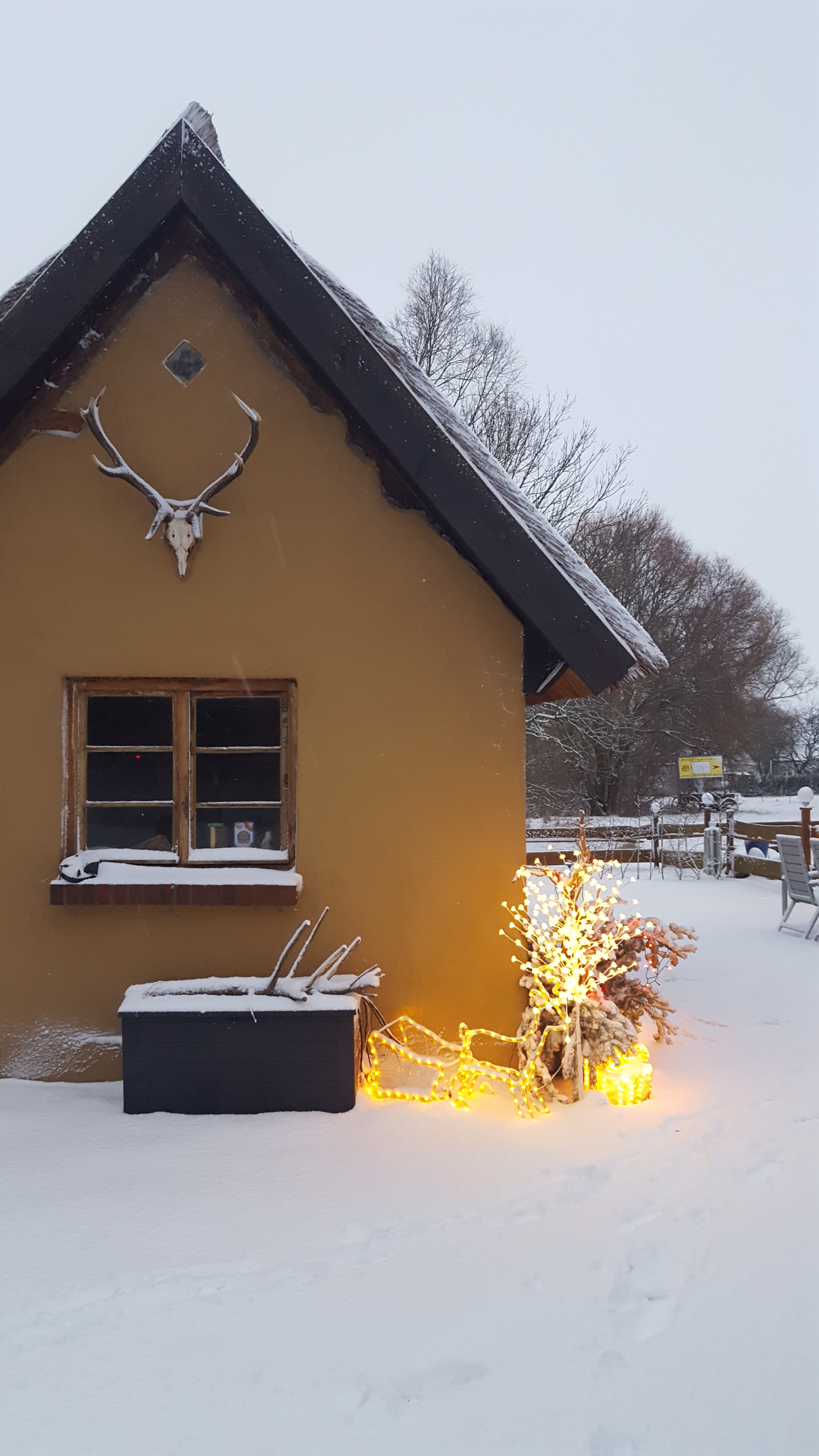 System.Collections.Generic.List`1[BluePillow.Application.SearchEngine.Dto.PhotoDto]?.ElementAt(3)?.Caption