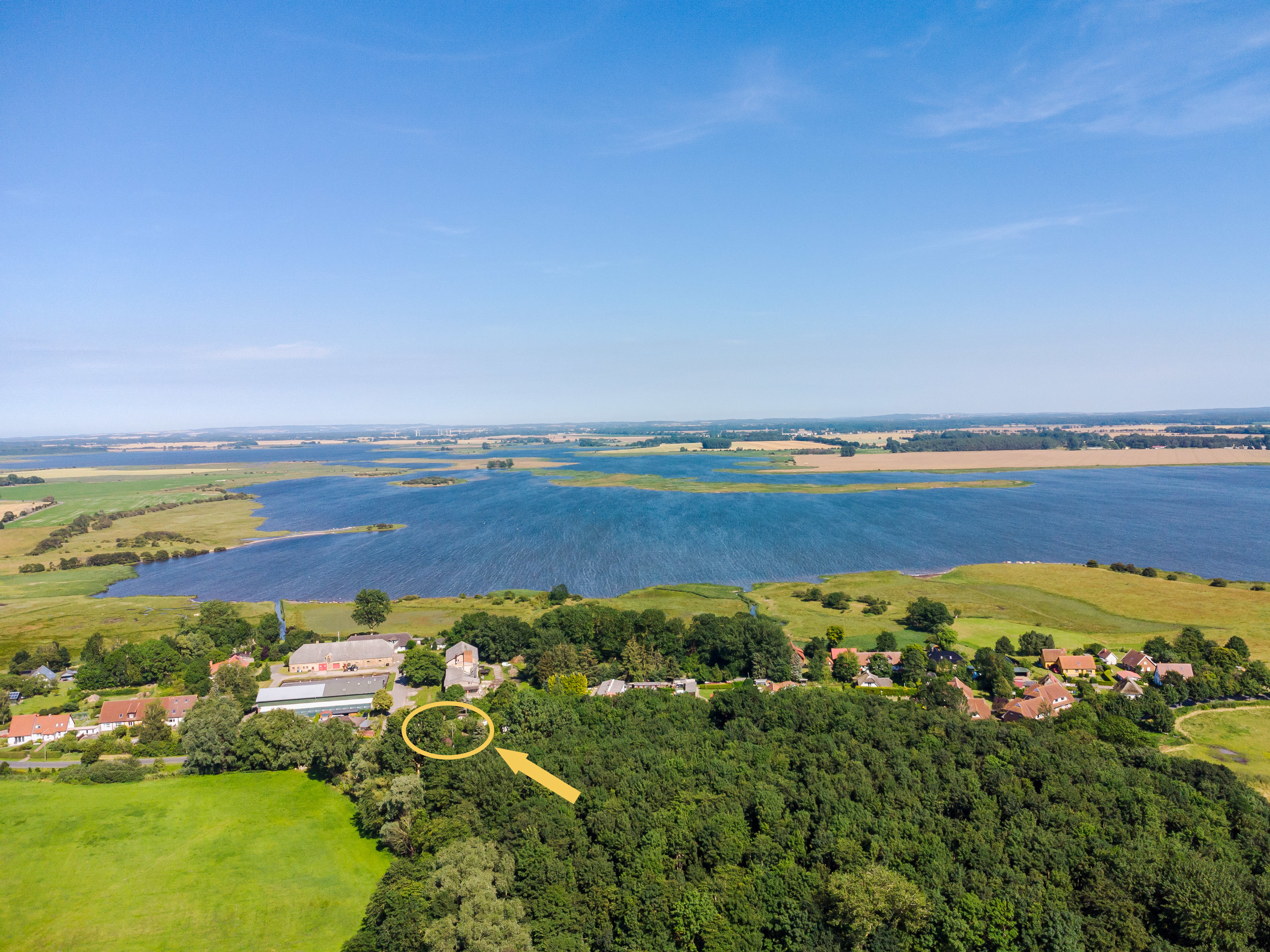 System.Collections.Generic.List`1[BluePillow.Application.SearchEngine.Dto.PhotoDto]?.ElementAt(0)?.Caption