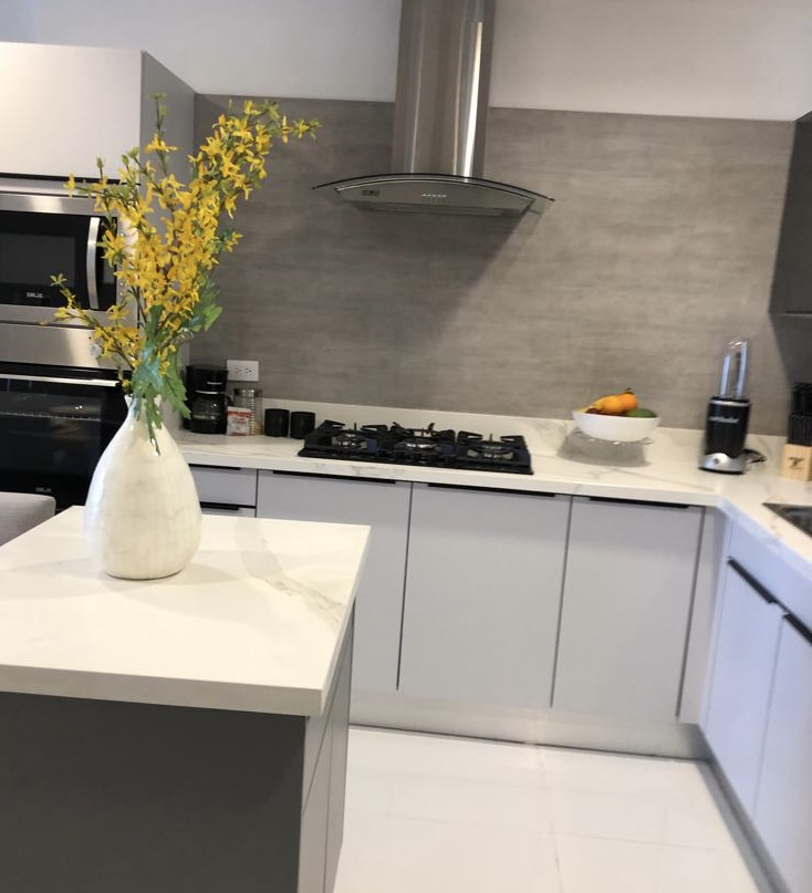 System.Collections.Generic.List`1[BluePillow.Application.SearchEngine.Dto.PhotoDto]?.ElementAt(3)?.Caption