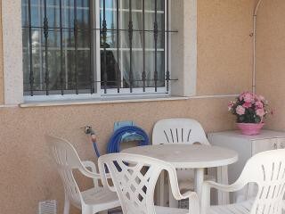 System.Collections.Generic.List`1[BluePillow.Application.SearchEngine.Dto.PhotoDto]?.ElementAt(1)?.Caption