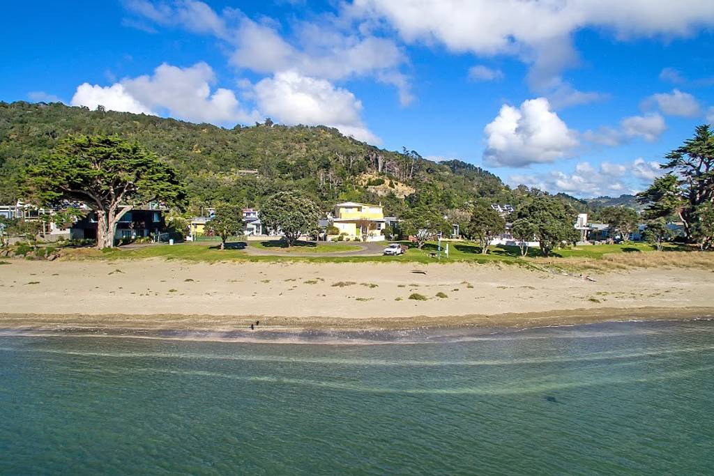Holiday rentals Waiwera