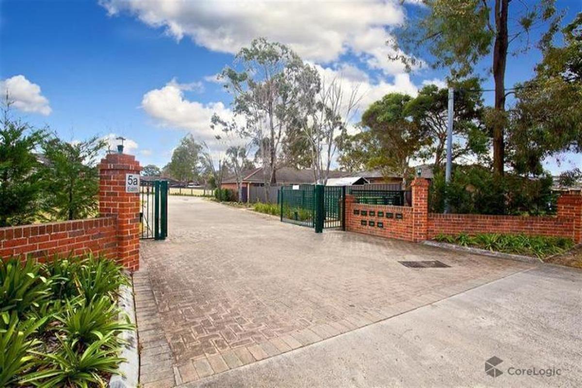Holiday rentals Kingswood