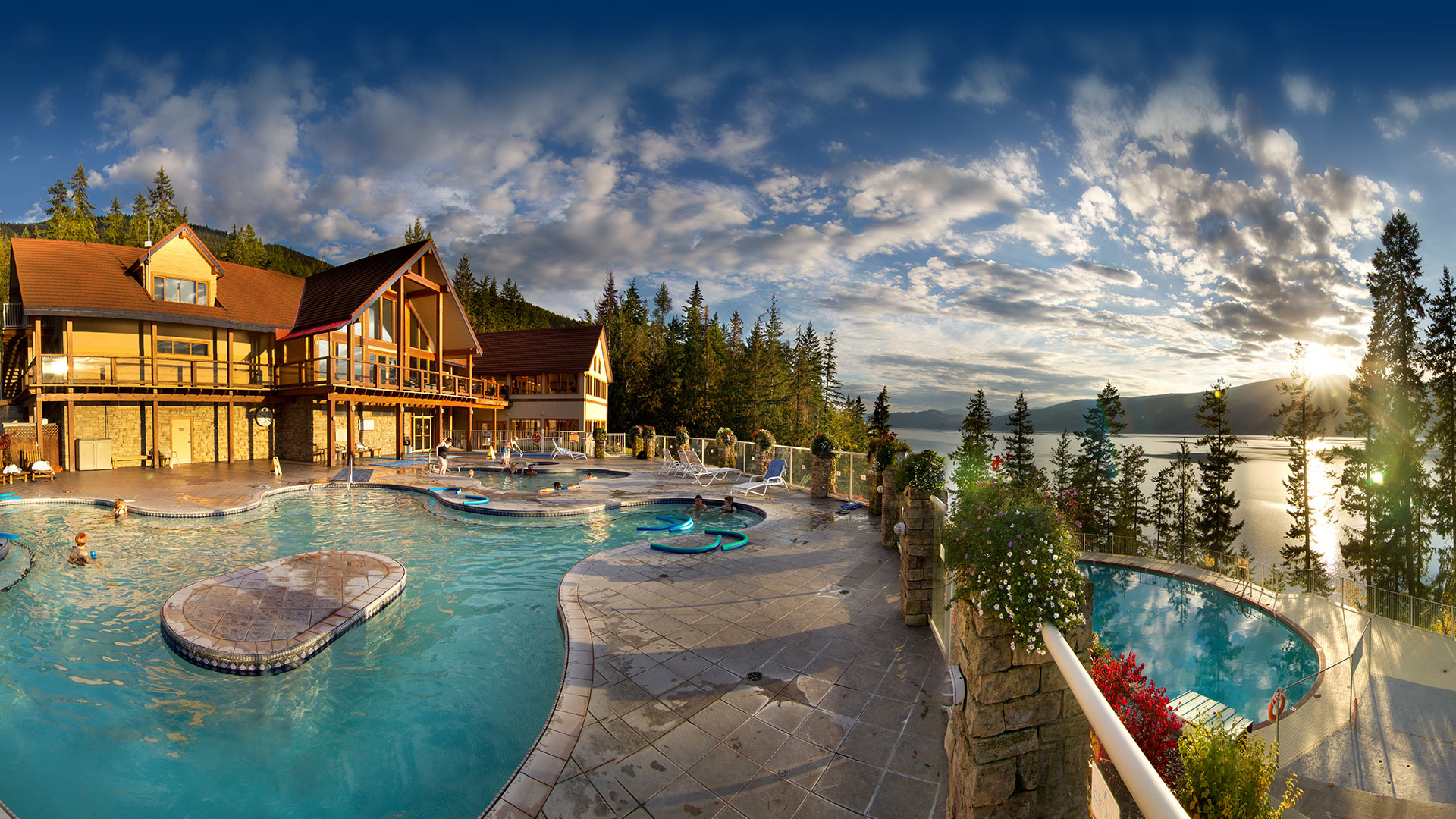 Holiday rentals Halcyon Hot Springs